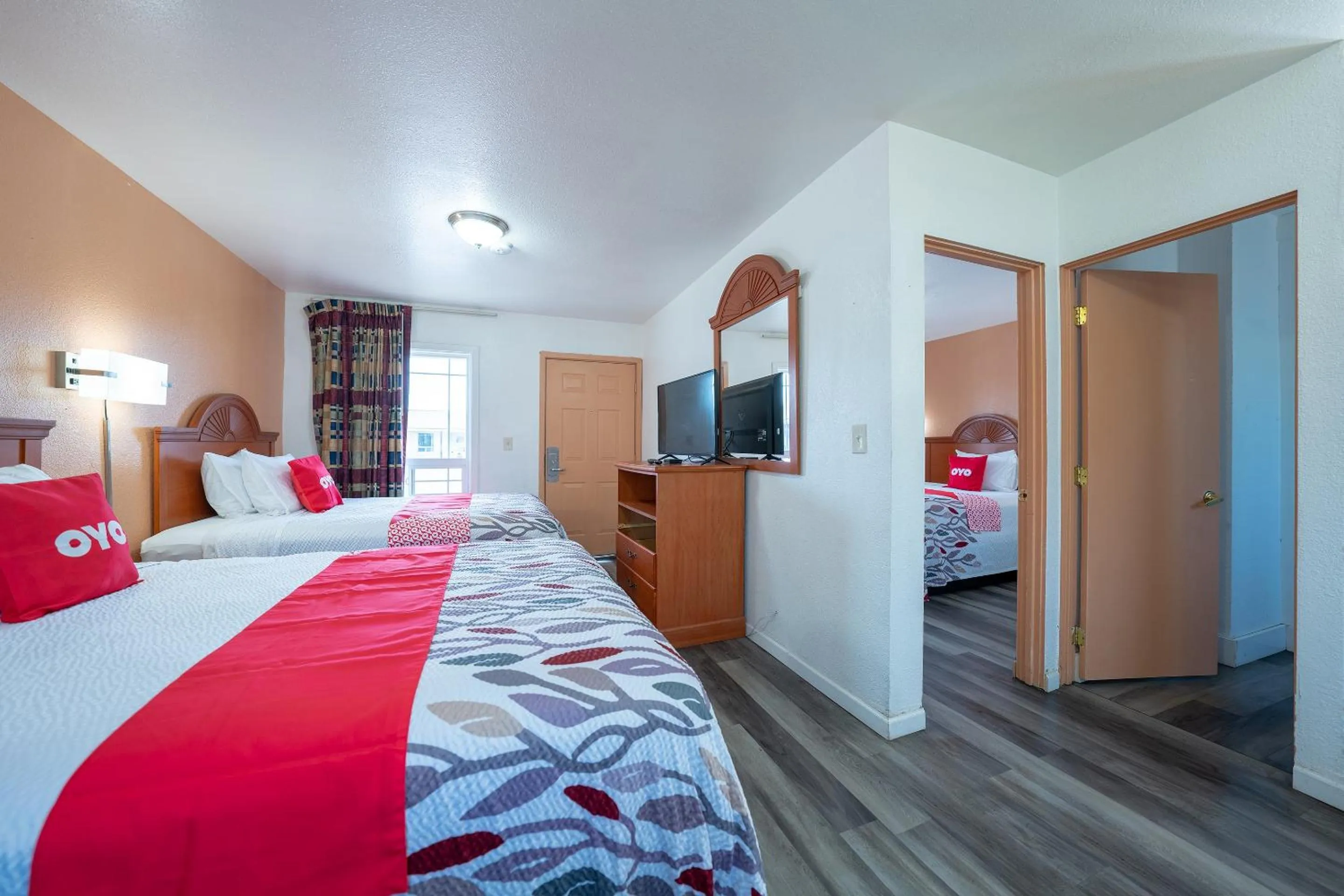 3 Queen Beds with Kitchenette in Budget Inn Madras by OYO