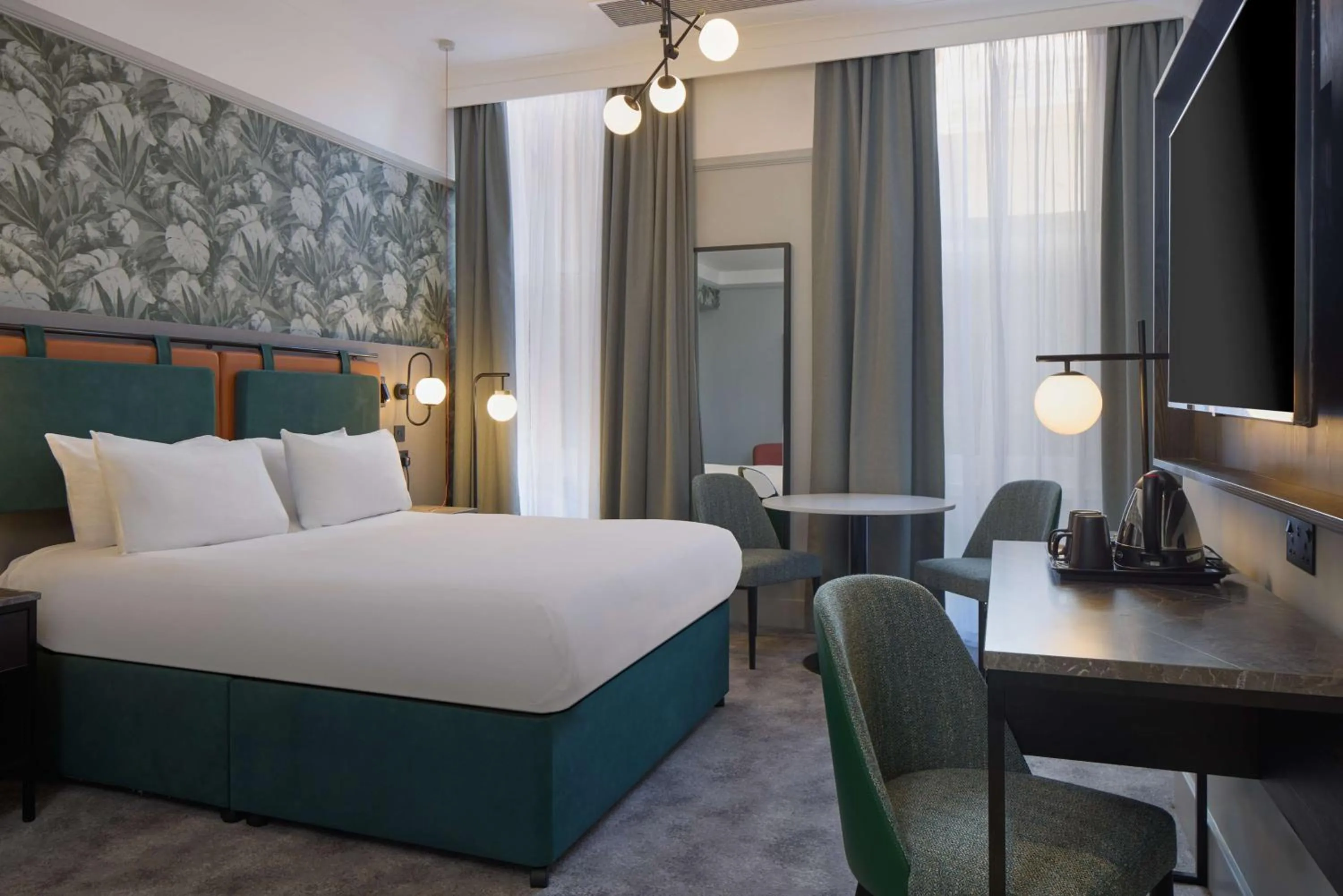 Queen Room - Mobility Access in DoubleTree By Hilton Brighton Metropole