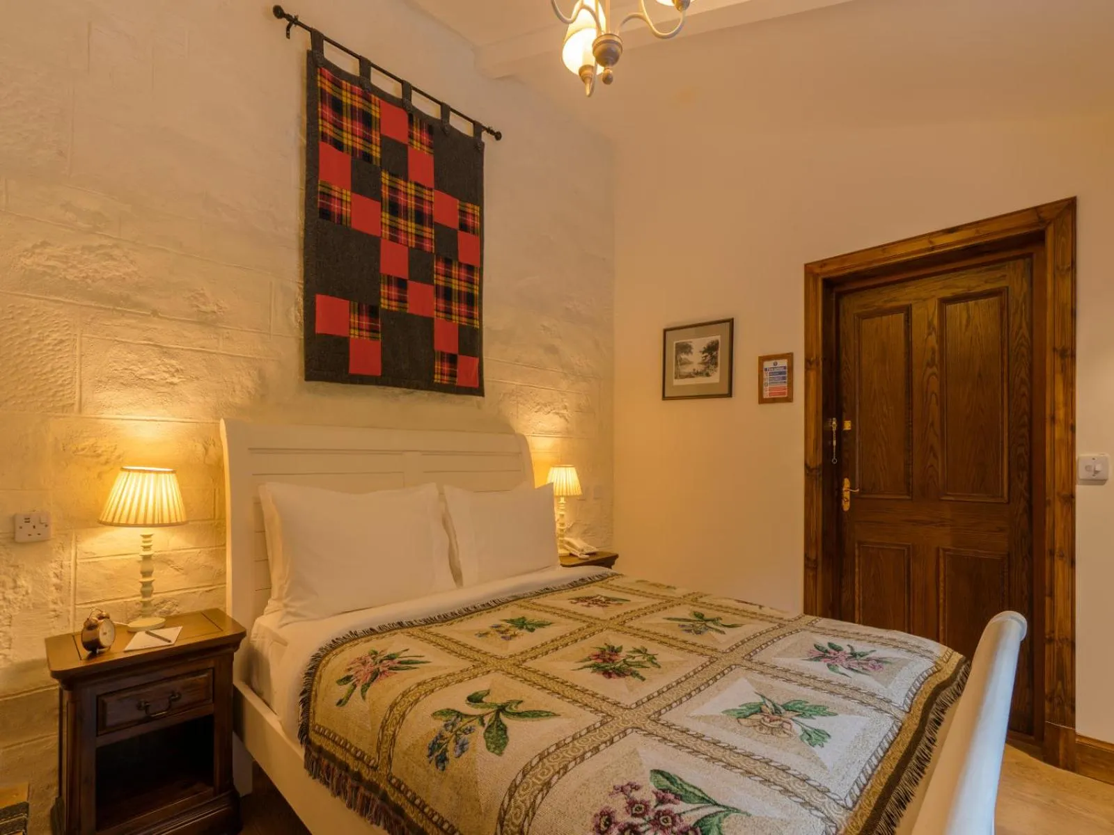 Double Room - Disability Bathroom (Room not Wheelchair Accessible) in The Whispering Pine Lodge