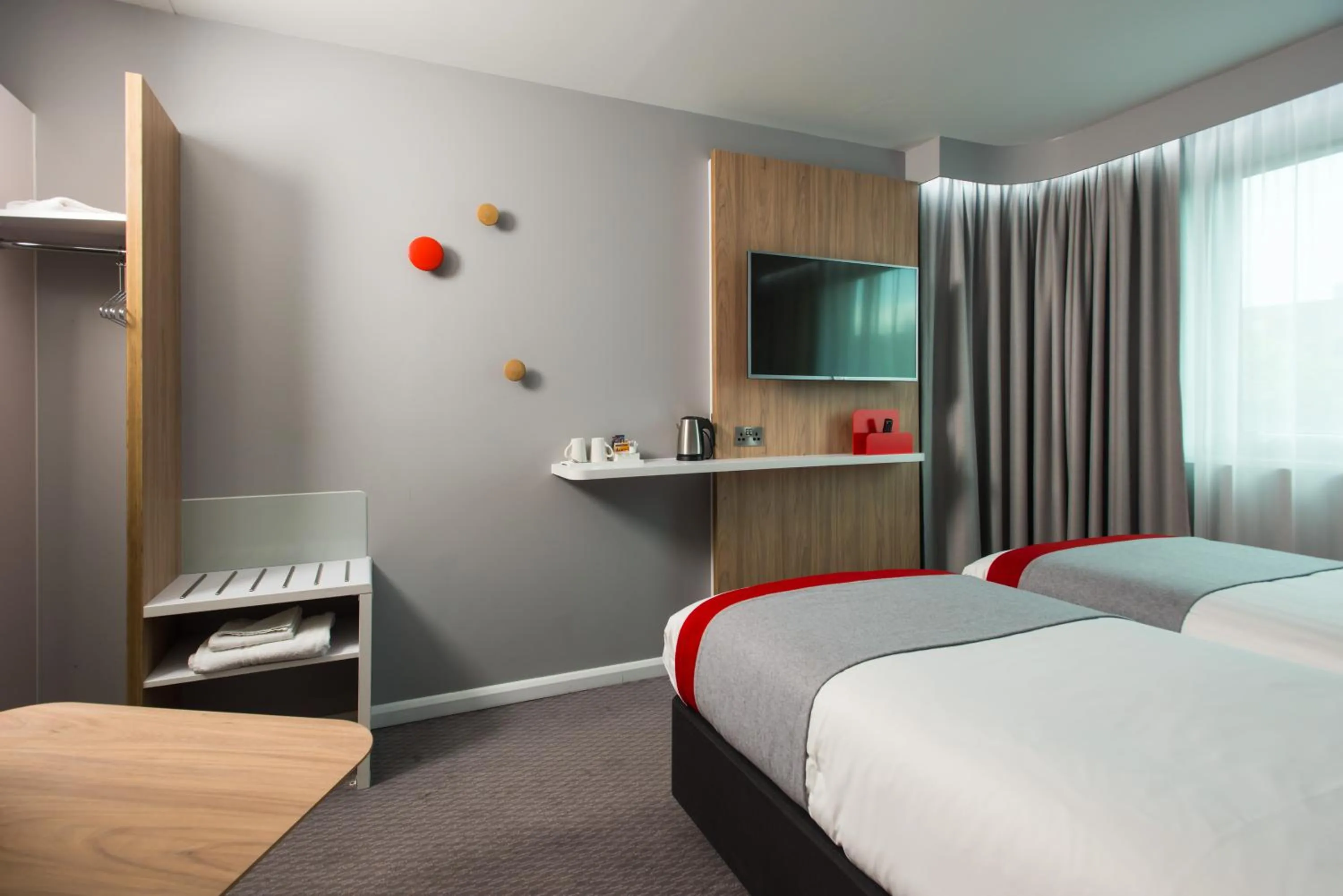 Standard Twin Room with Free Hot Breakfast in Holiday Inn Express Ramsgate – Minster by IHG