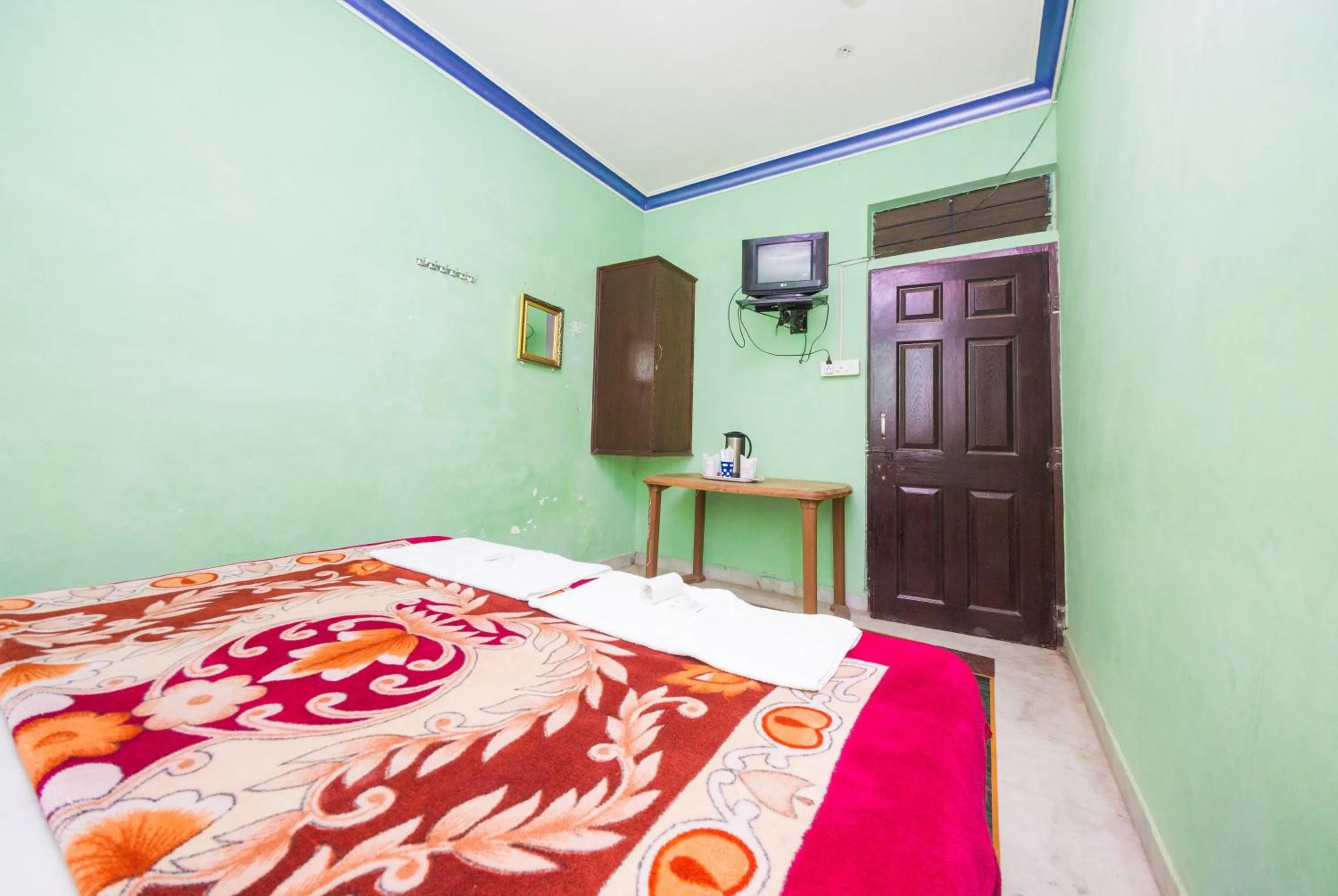 Double or Twin Room with Shared Bathroom in Hotel Moon Light Palace