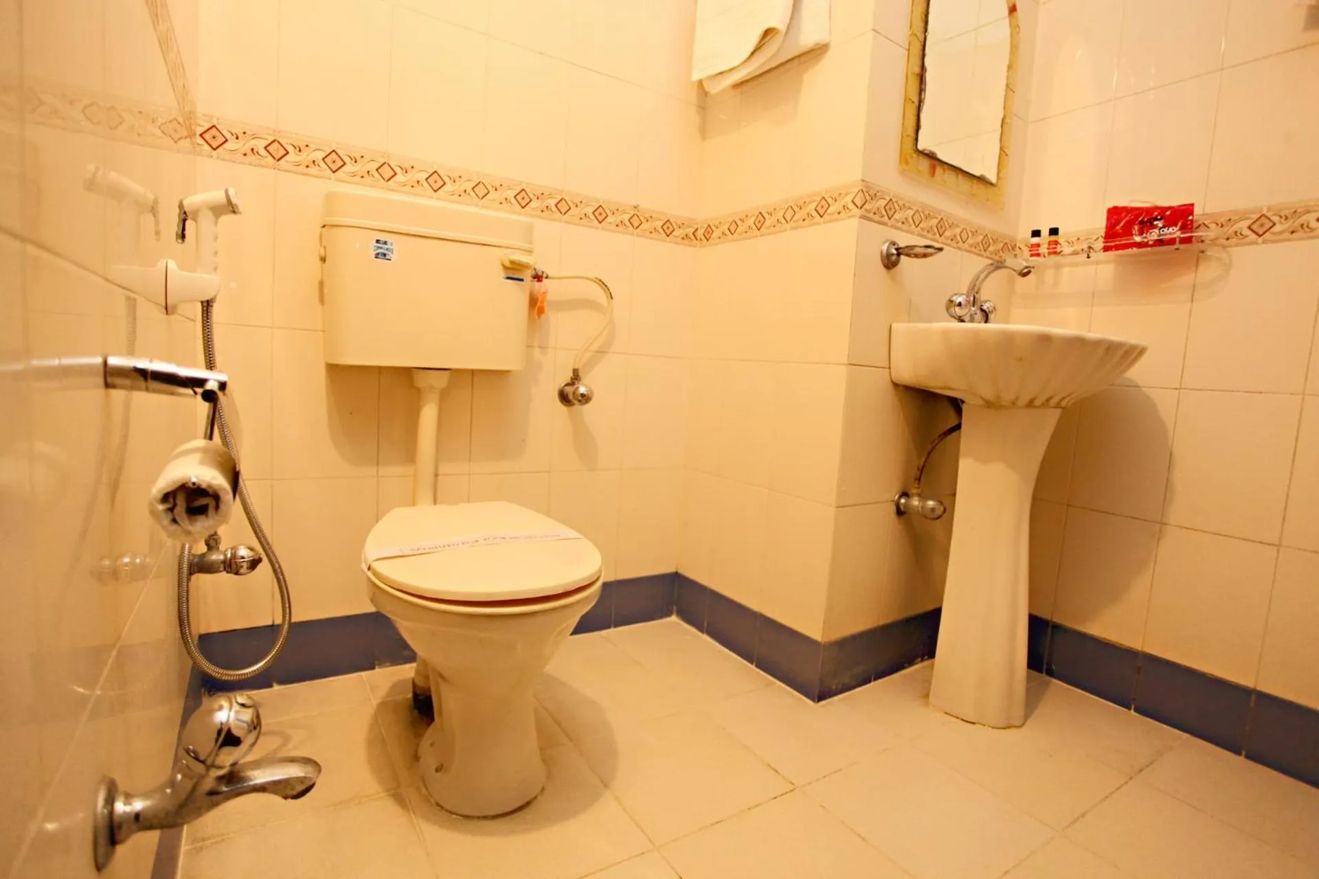 Single Bed in Dormitory Room in Hotel Moon Light Palace