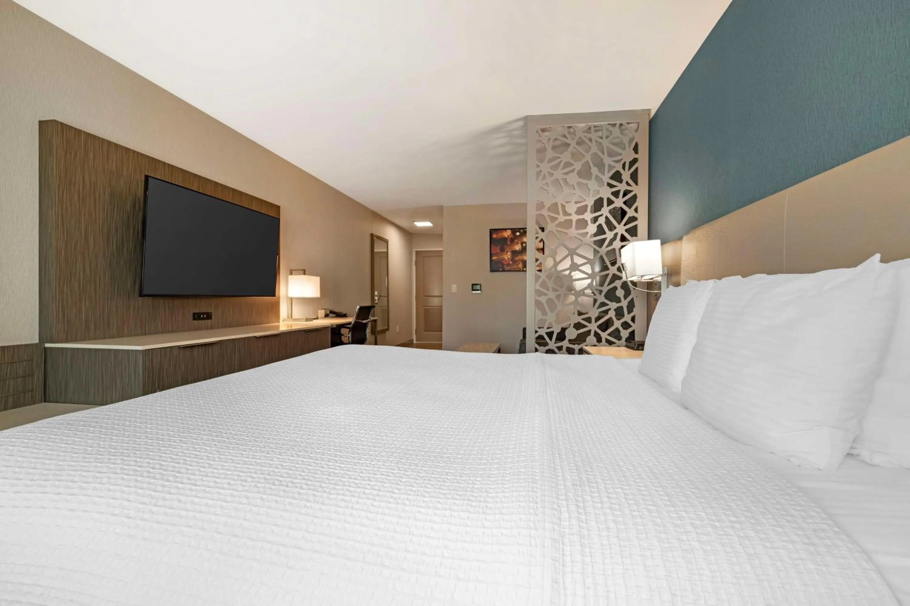 King Suite - Non-Smoking in Best Western Plus Temecula Wine Country Hotel & Suites