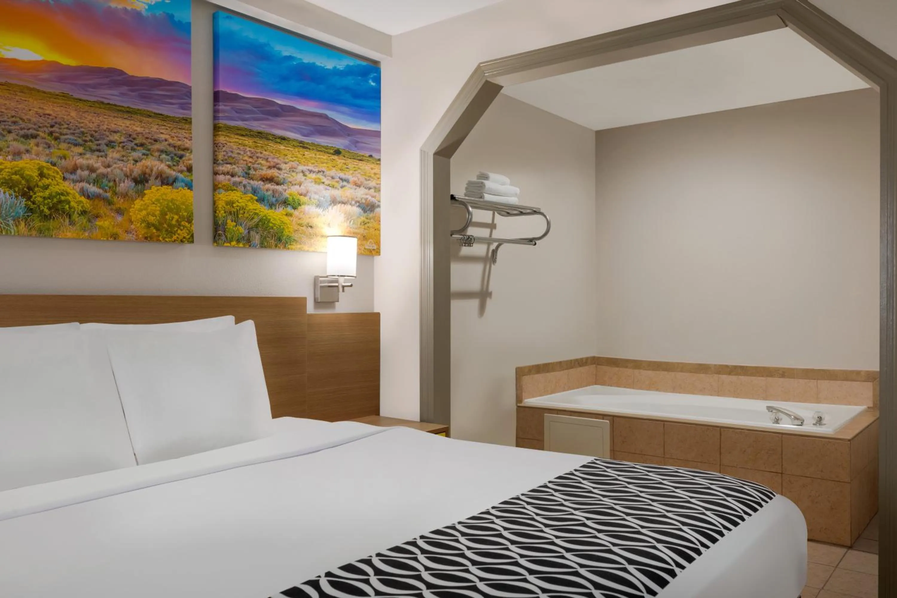 King Suite -  Non-Smoking in Days Inn by Wyndham Covington