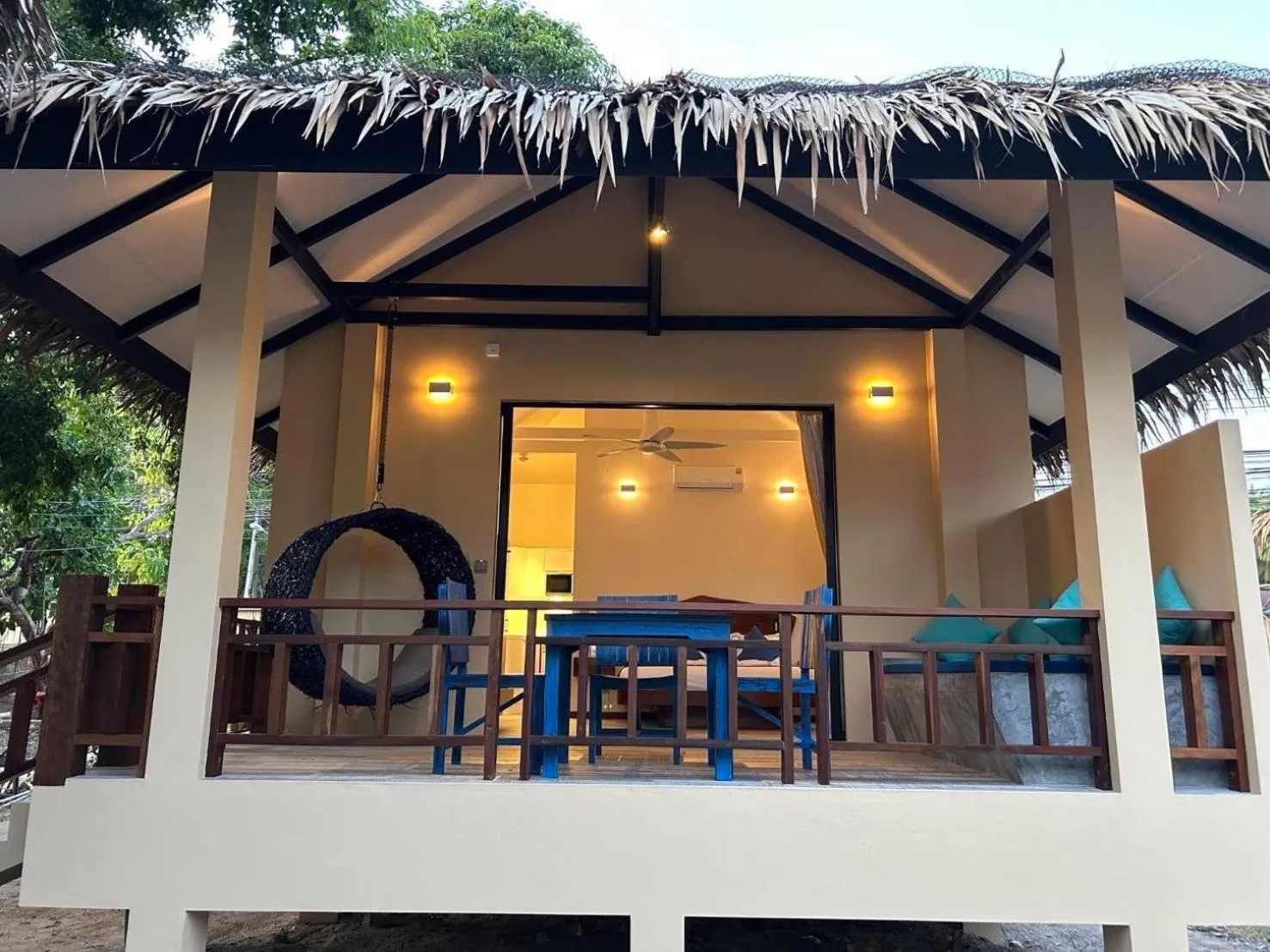 Deluxe Villa in Absolute Beachfront Resort