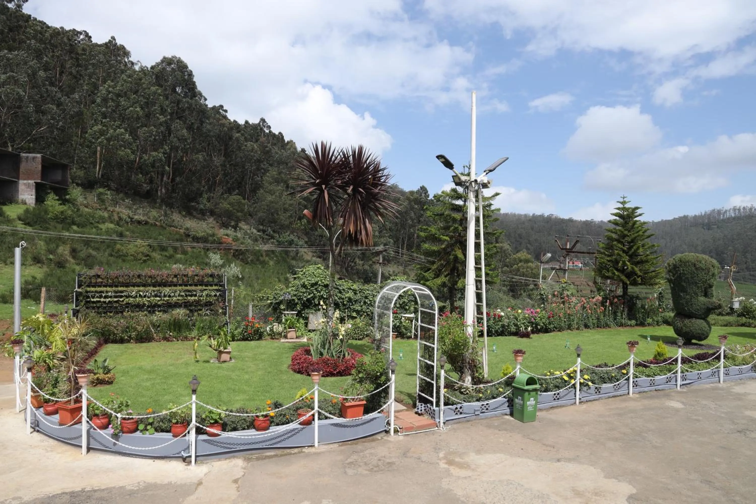 Studio Garden View With Balcony (2 Adults +1 Child below 6 years) in Delightz Inn