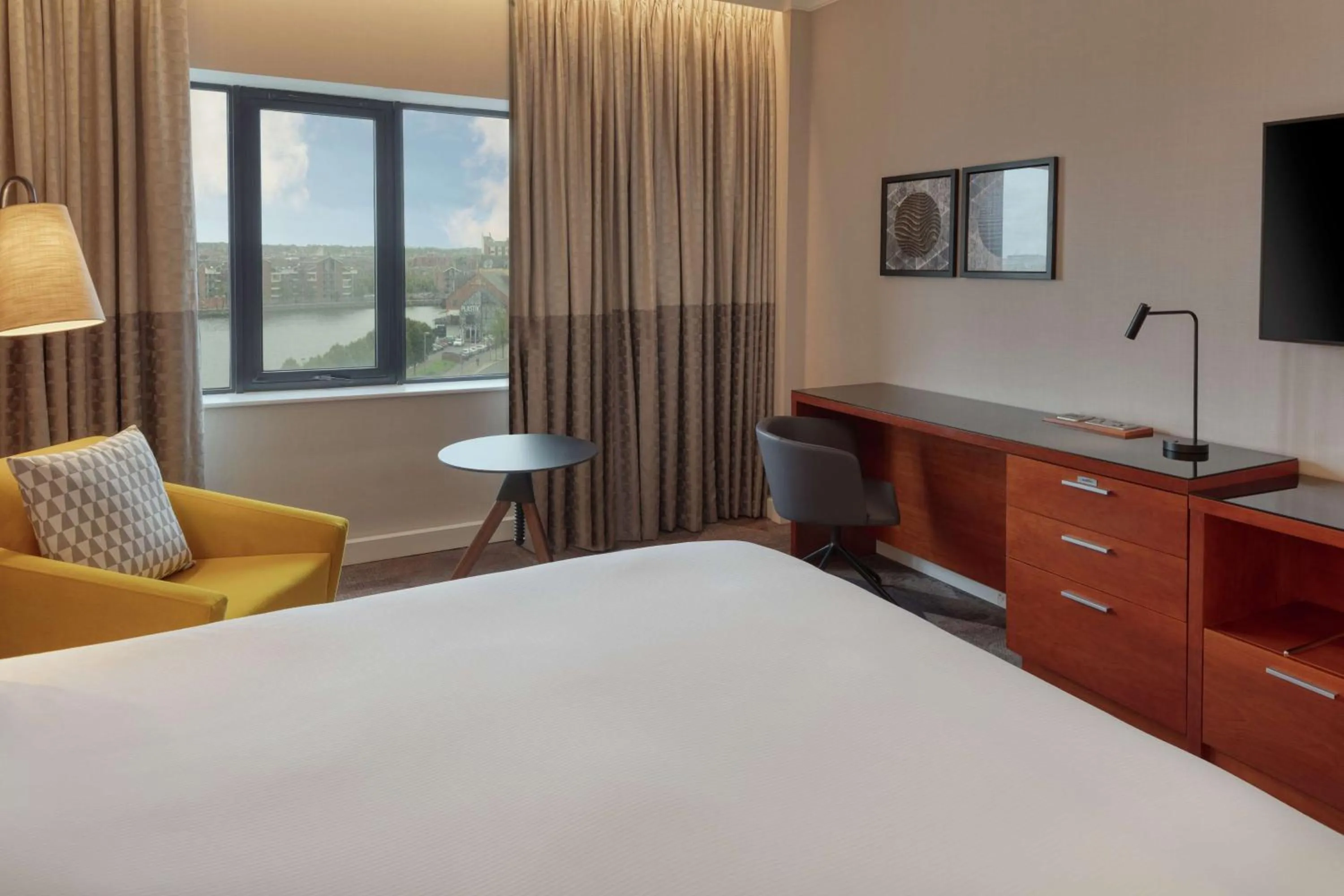 Deluxe King Room - single occupancy in Hilton Belfast