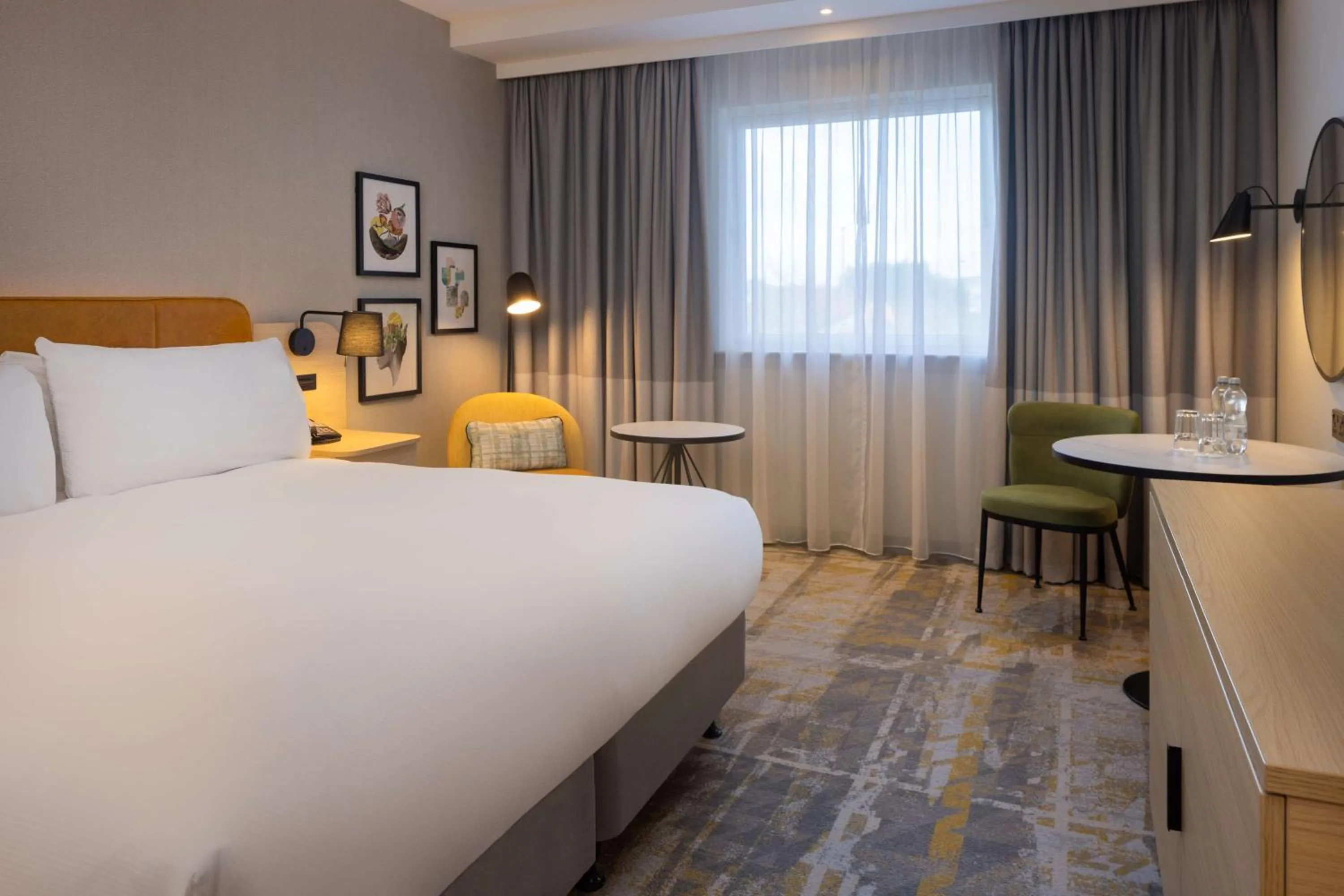 Superior King Room in DoubleTree by Hilton Edinburgh Airport