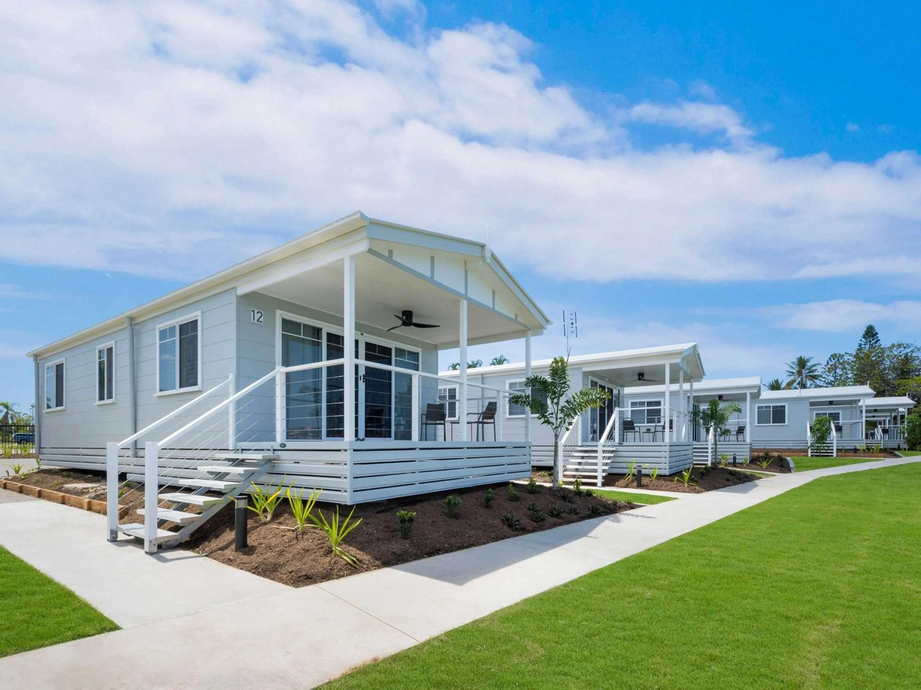 Two-Bedroom Deluxe Bungalow in Mercure Townsville