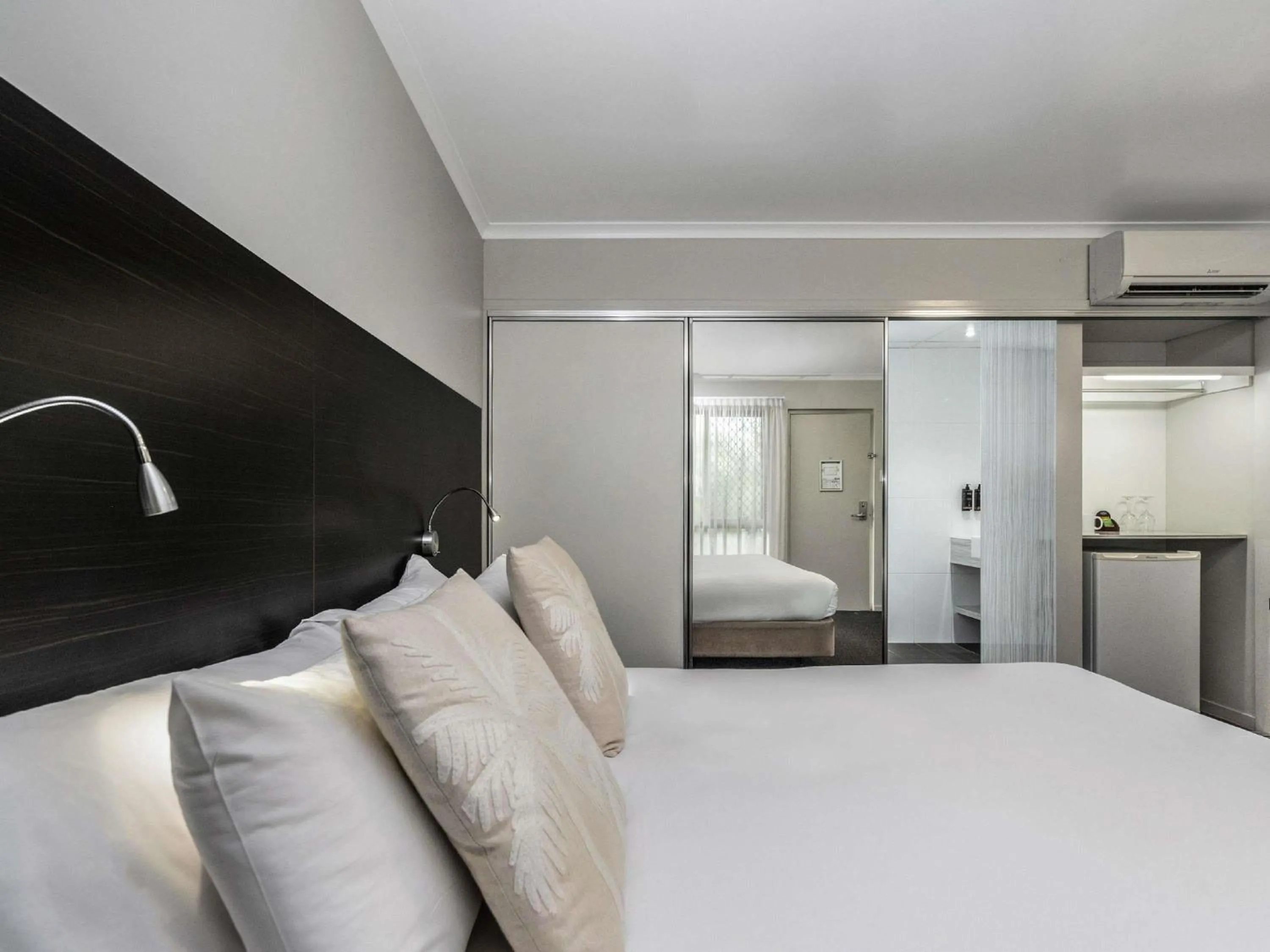 Premium King Room in Mercure Townsville
