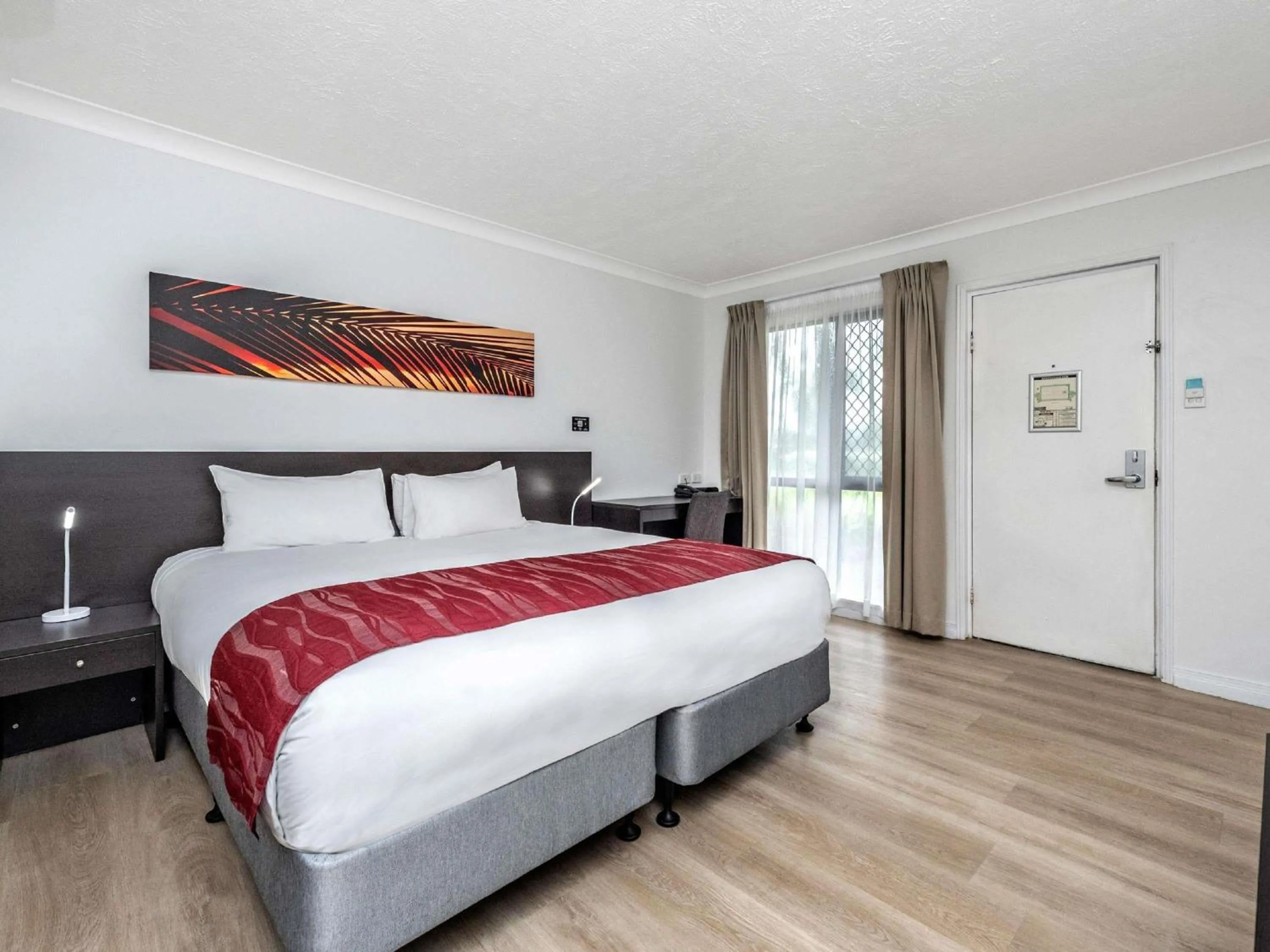 Superior King Room in Mercure Townsville