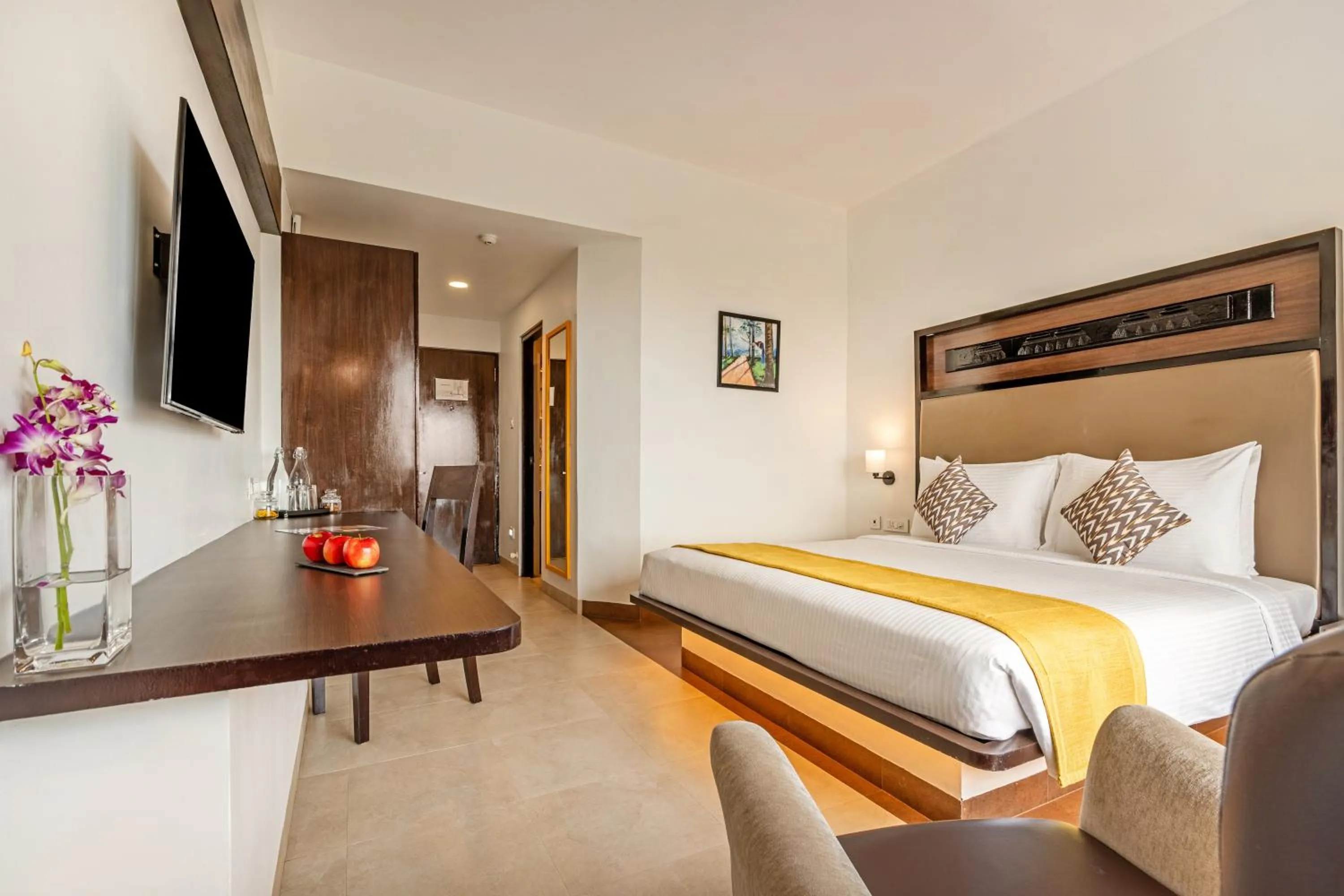 Lake View Classic Room in Sterling Munnar