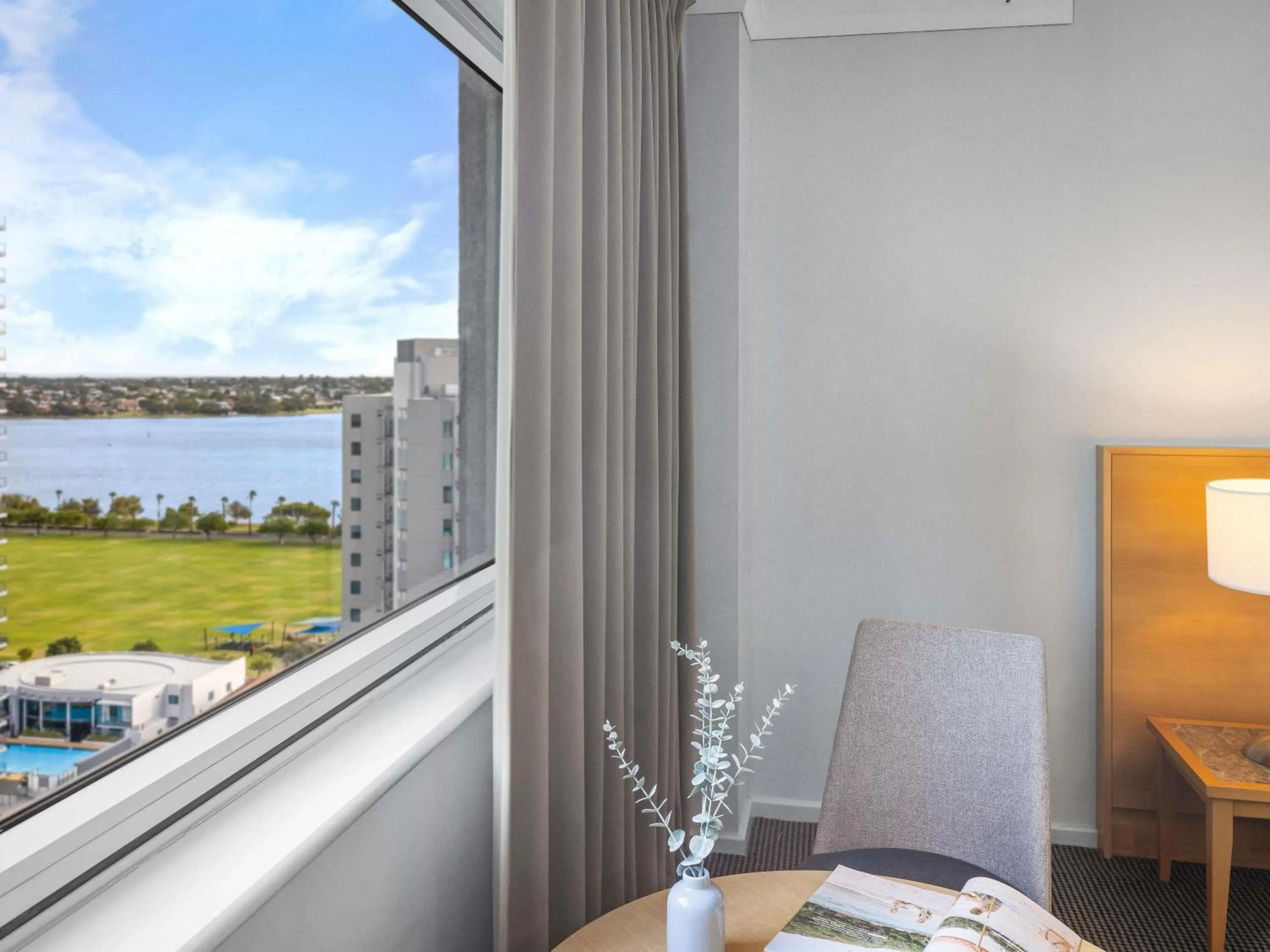 Classic Queen Room in Novotel Perth Langley