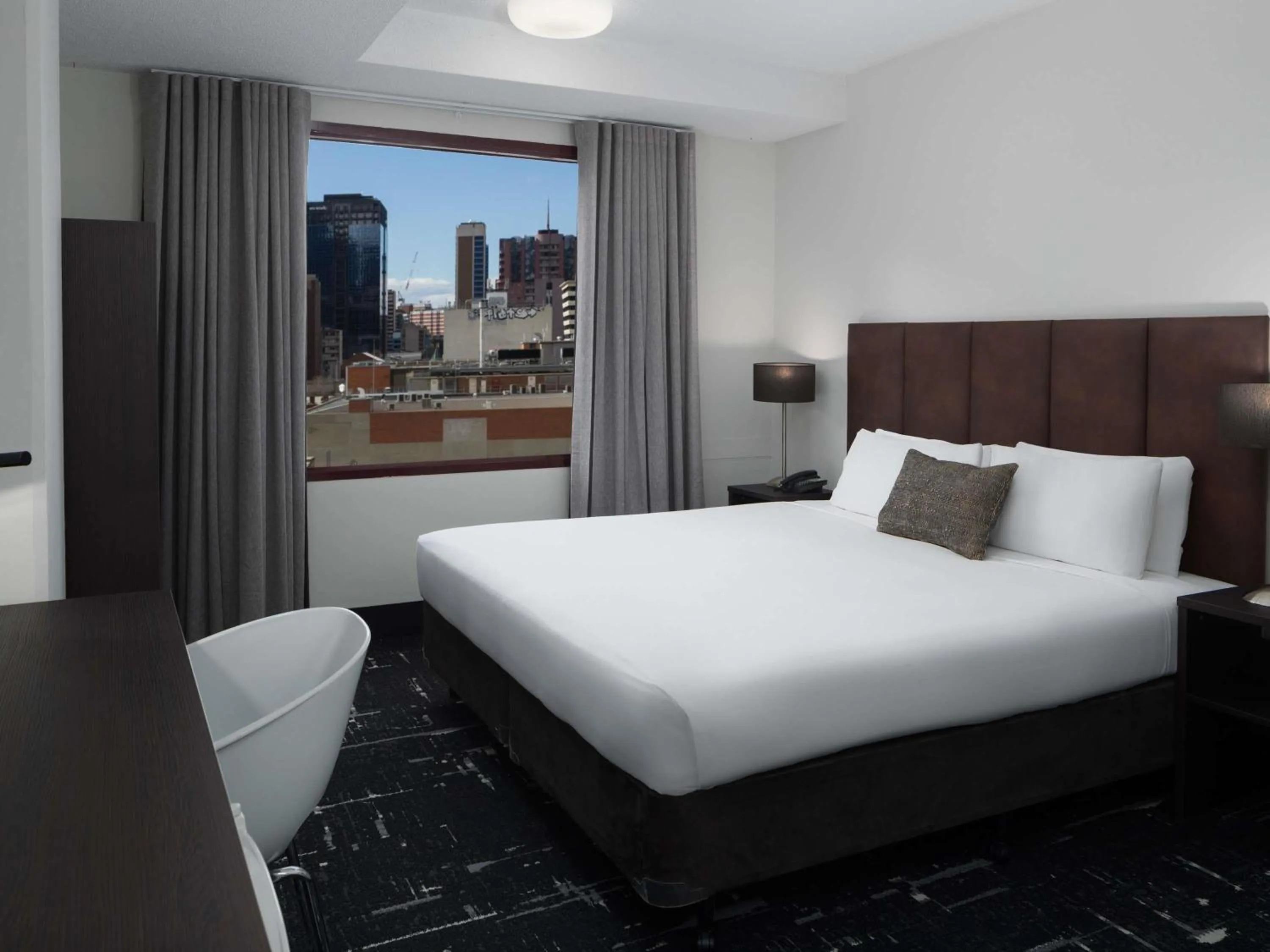 Standard King Room in Mercure Welcome Melbourne