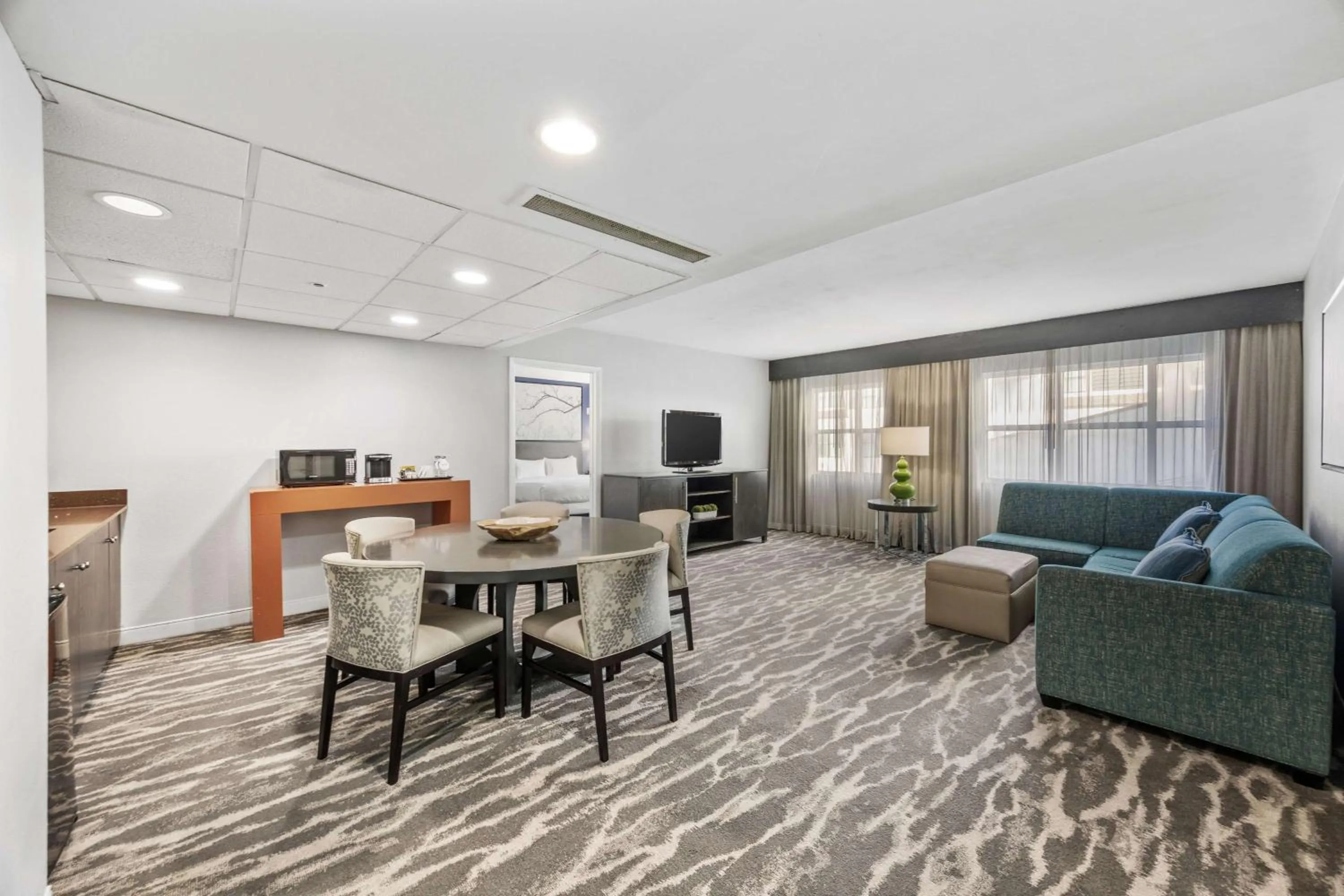 Deluxe King Suite - Non-Smoking in DoubleTree Suites by Hilton Hotel Huntsville South