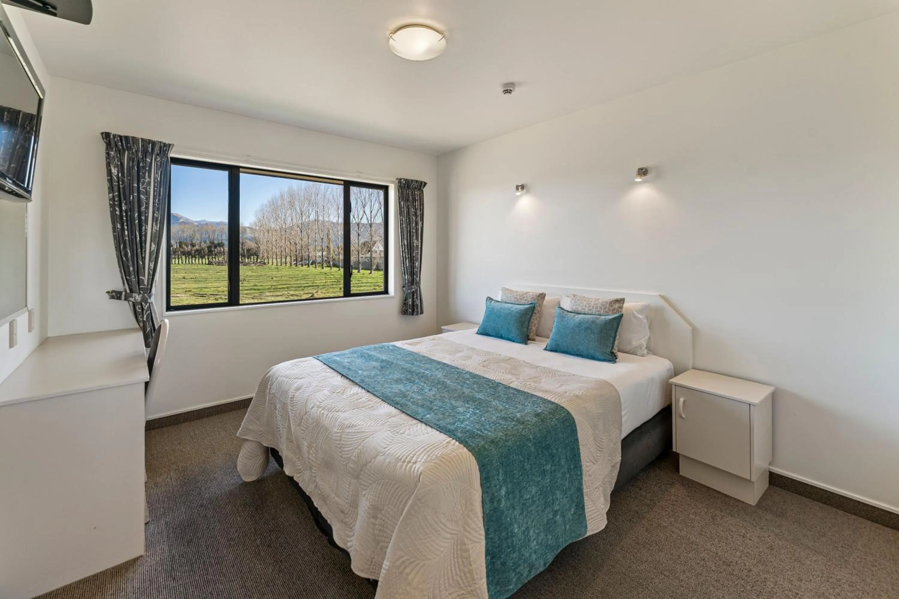 Two-Bedroom Apartment in Avalon Manor Motel