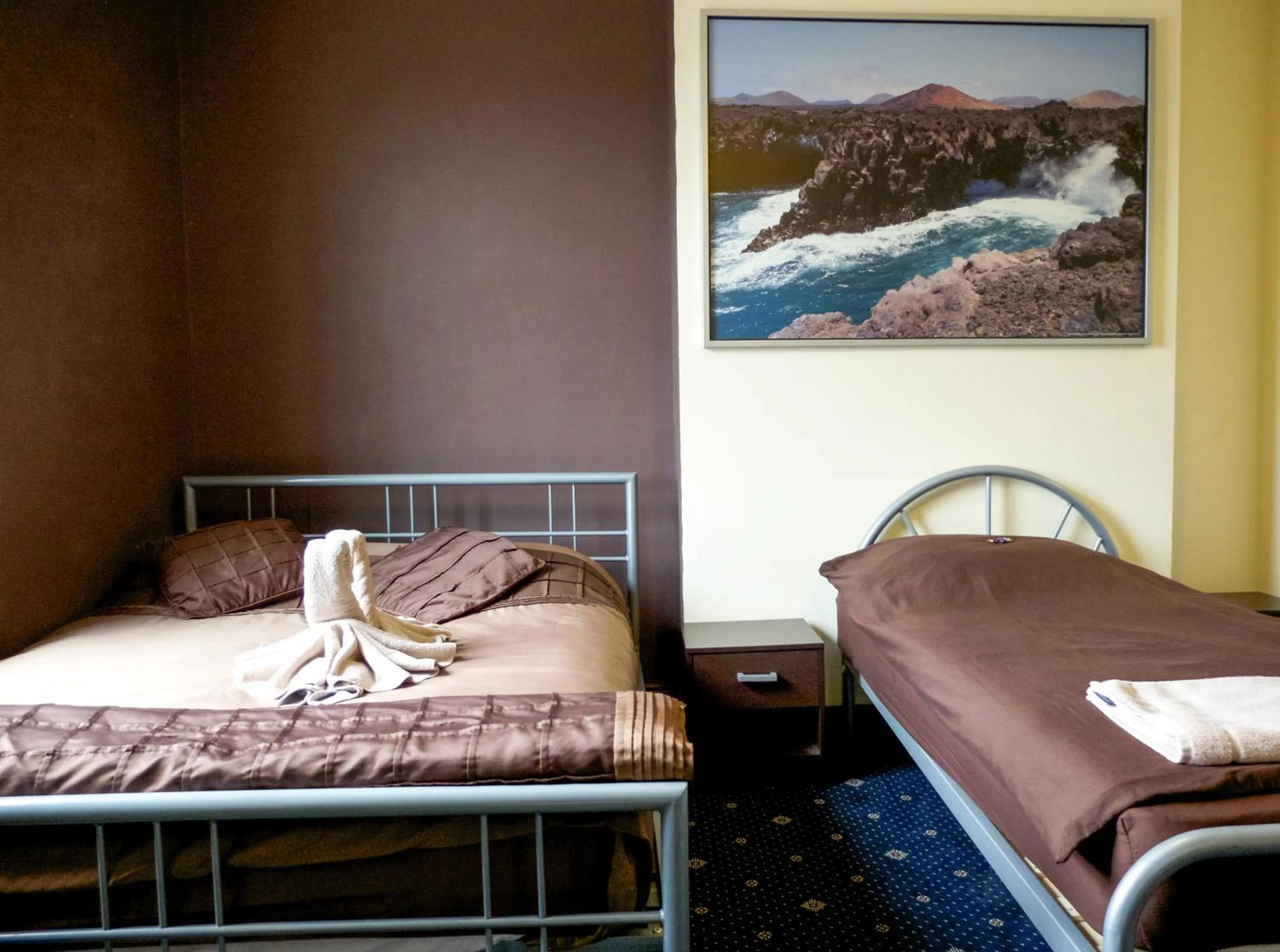 Triple Room in Beaconsfield Hotel