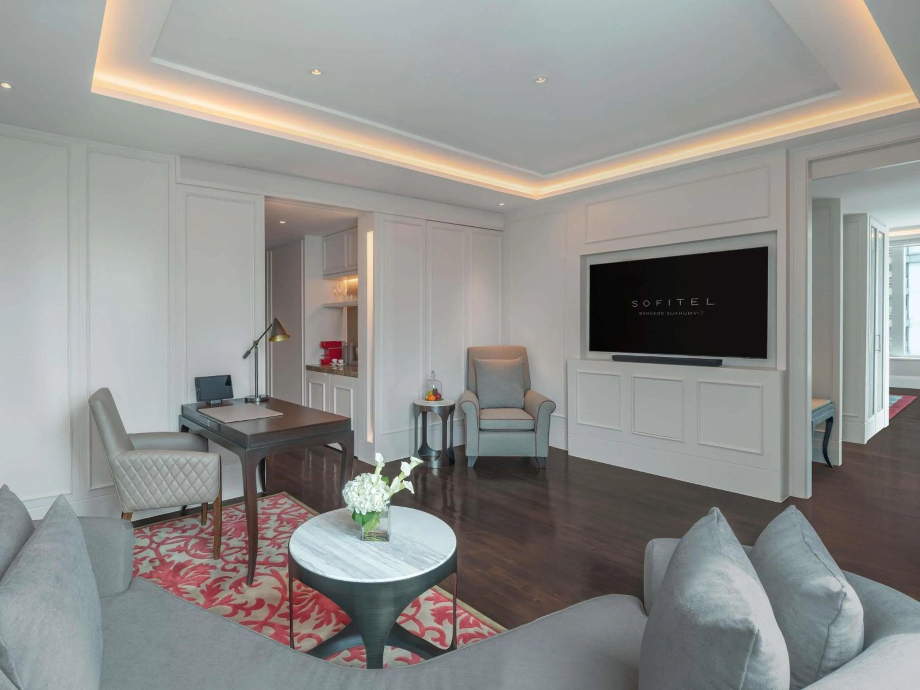Junior Suite with King Bed - Club Millésime Access in Sofitel Bangkok Sukhumvit
