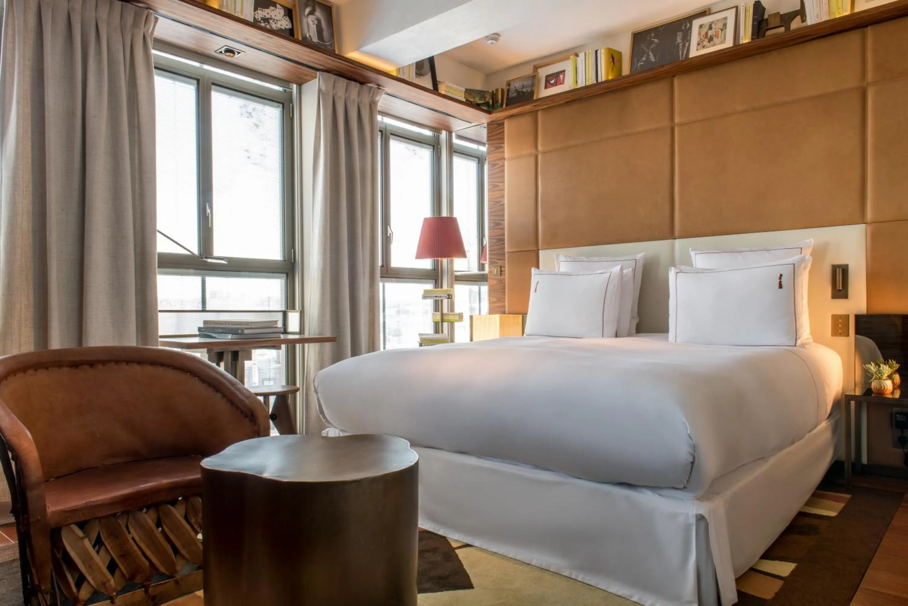 Classic Room in Brach Paris - Evok Collection