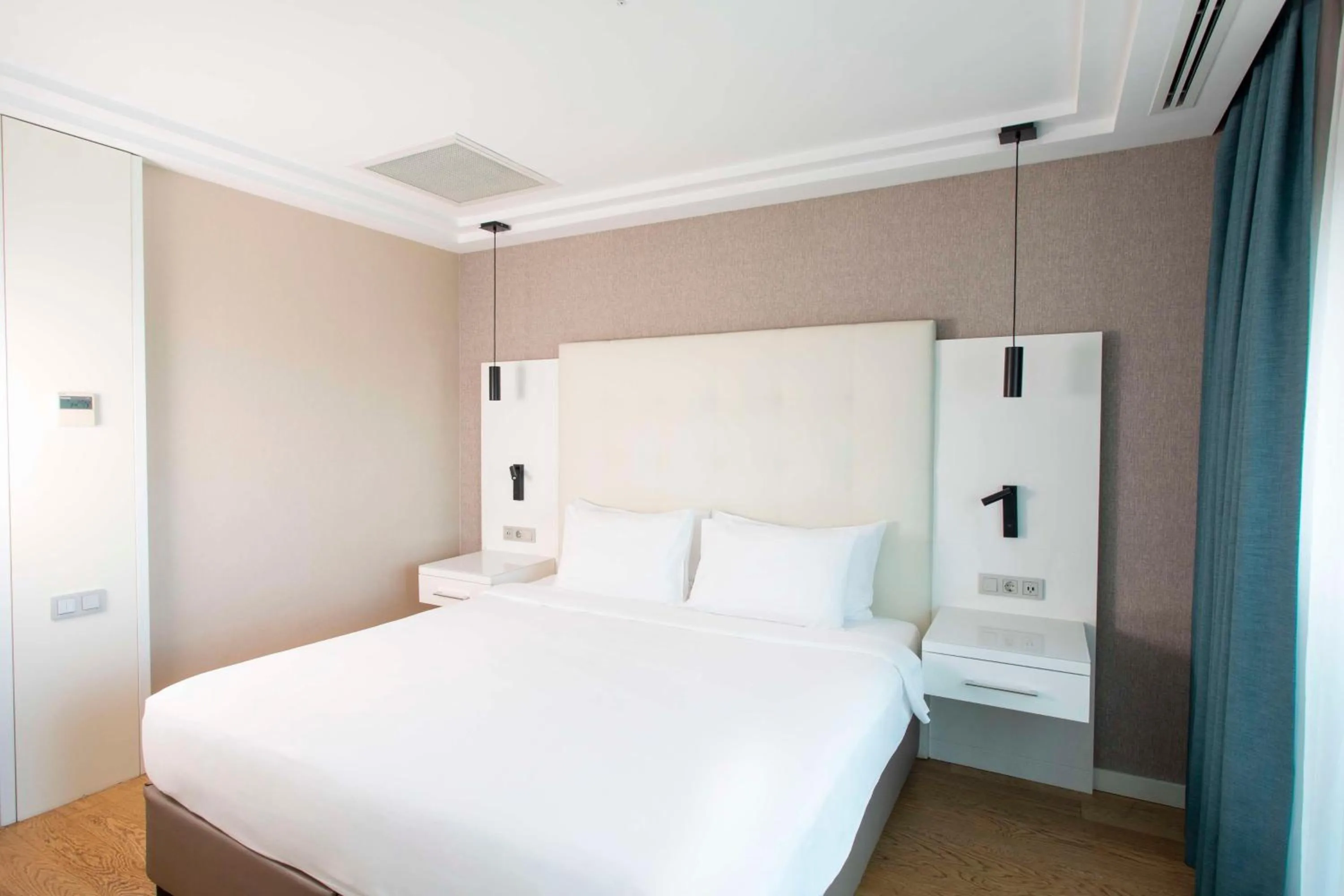 Family Stay - Two Connected Apartment with Balcony in Radisson Residences Avrupa TEM Istanbul