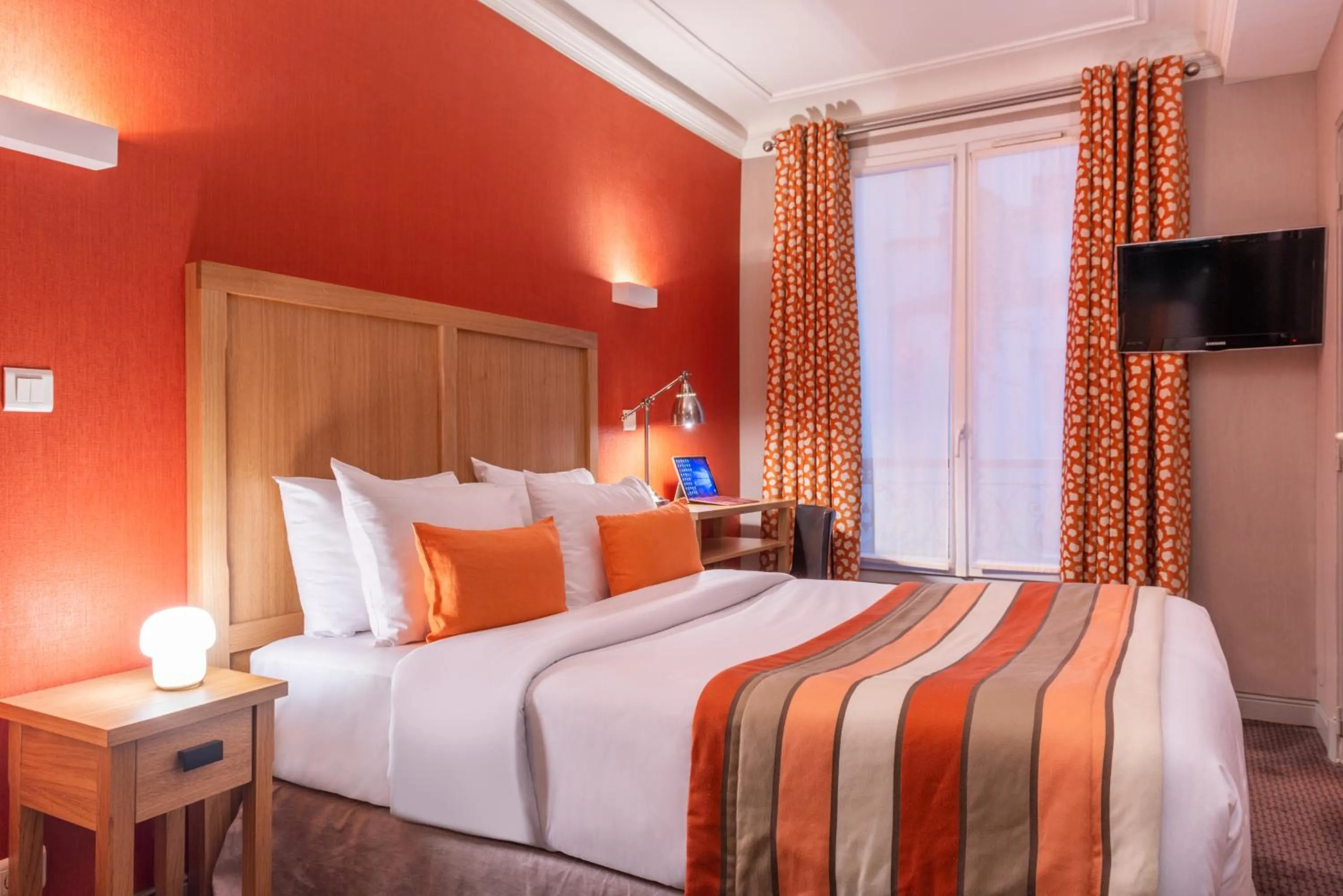 Standard Double Room in Hotel 29 Lepic