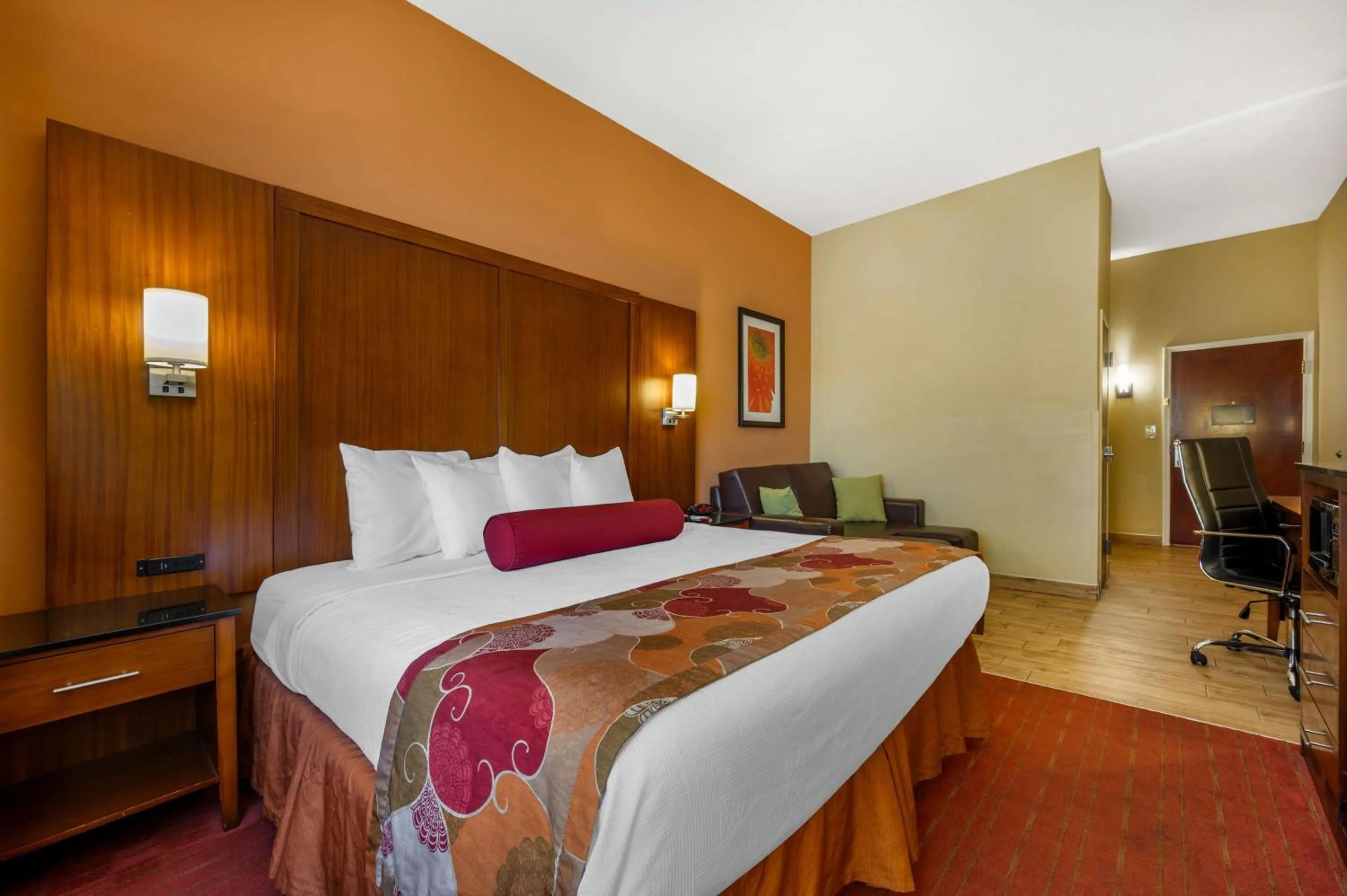 Business King Room - Non-Smoking in Best Western Plus Georgetown Corporate Center Hotel