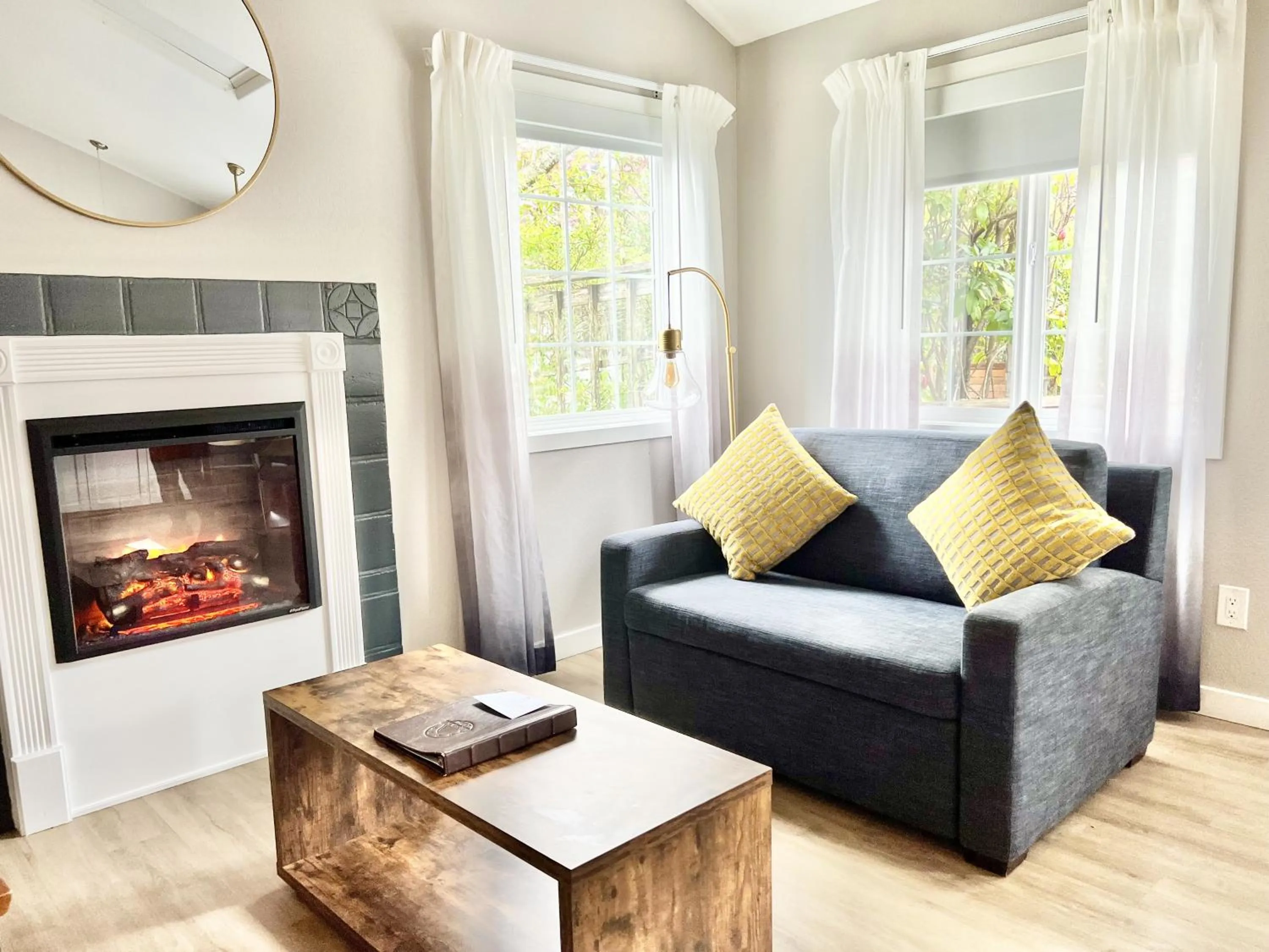 Queen Room with Spa in Inn at Haystack Rock