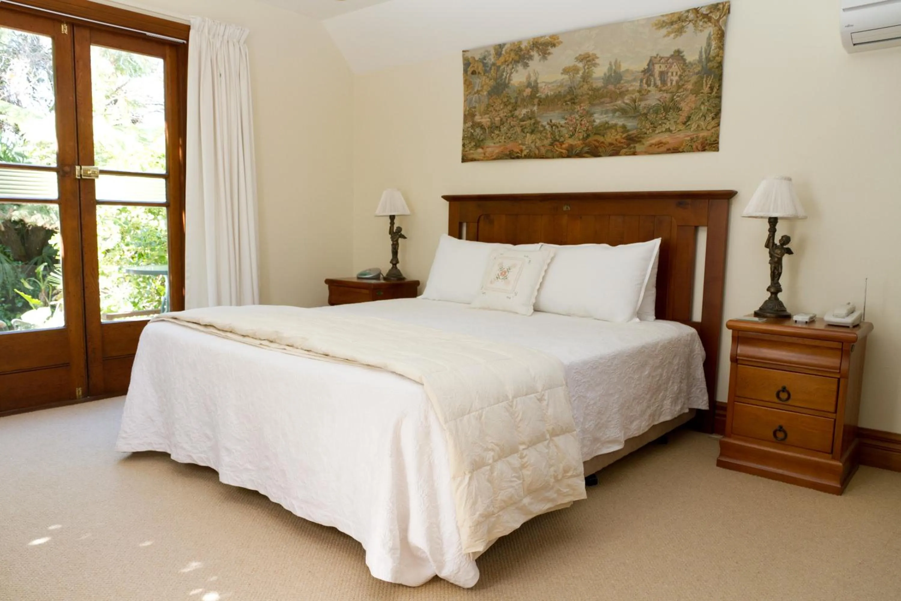 Deluxe Double or Twin Room in Cambria House