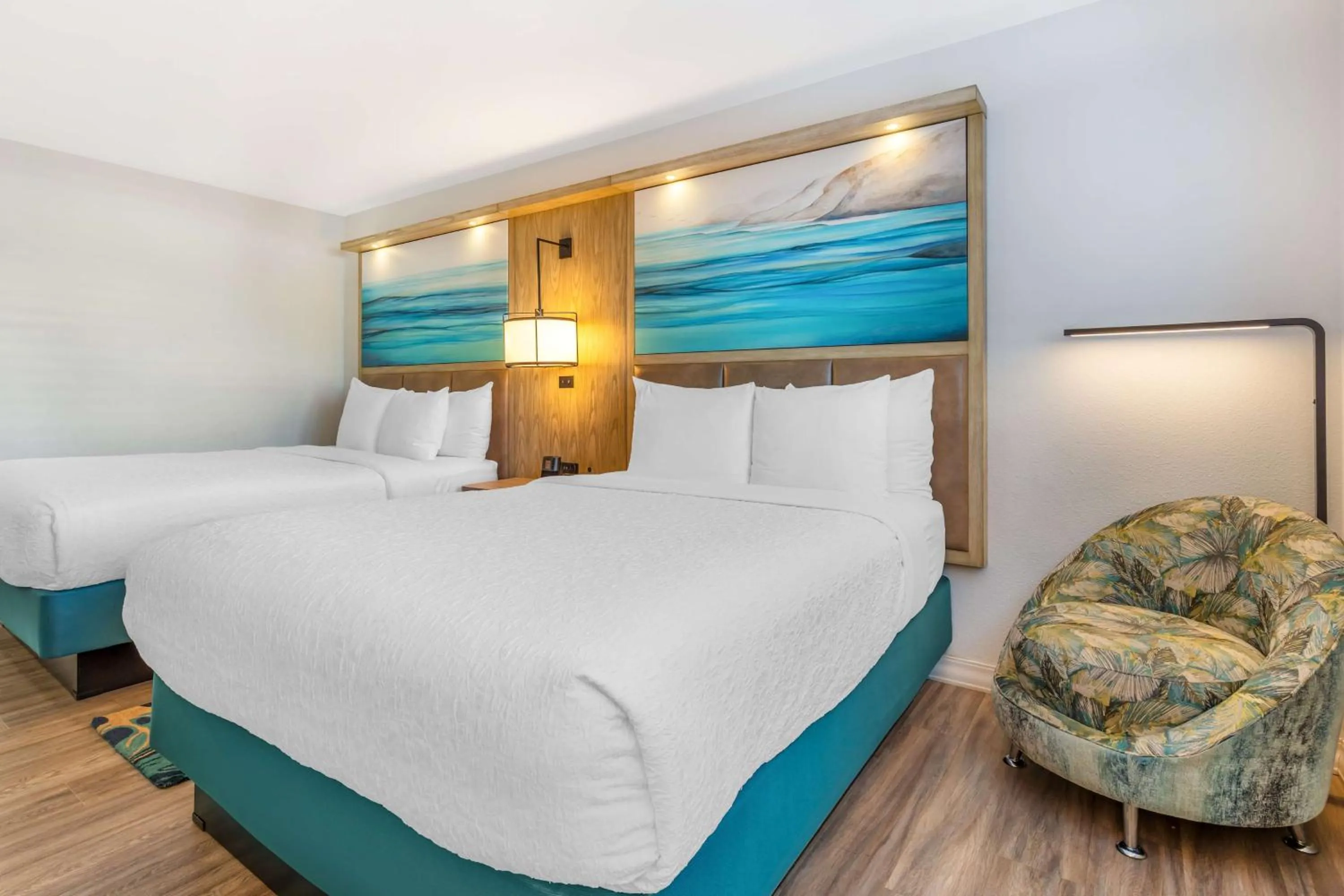 Standard Two Queen Bed Room in Best Western Plus Capitola By-the-Sea Inn & Suites