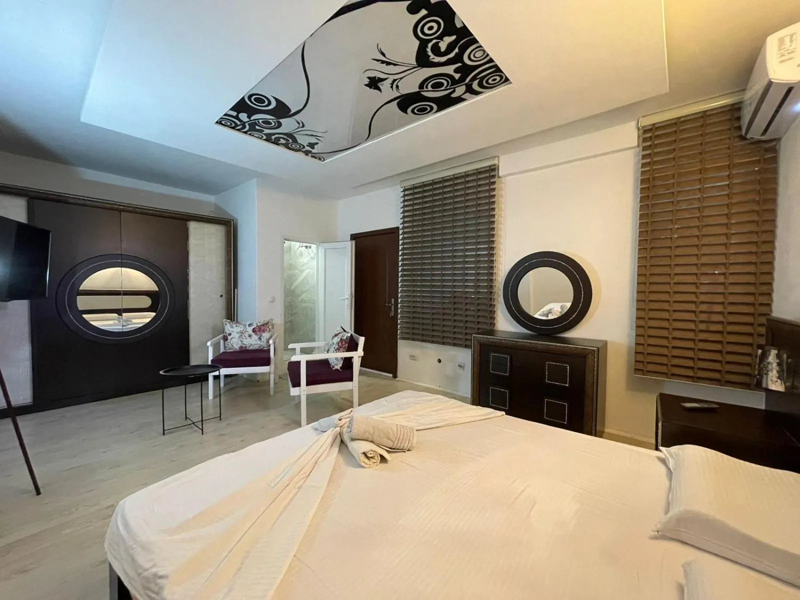 Apartment with Mountain View in Deni house