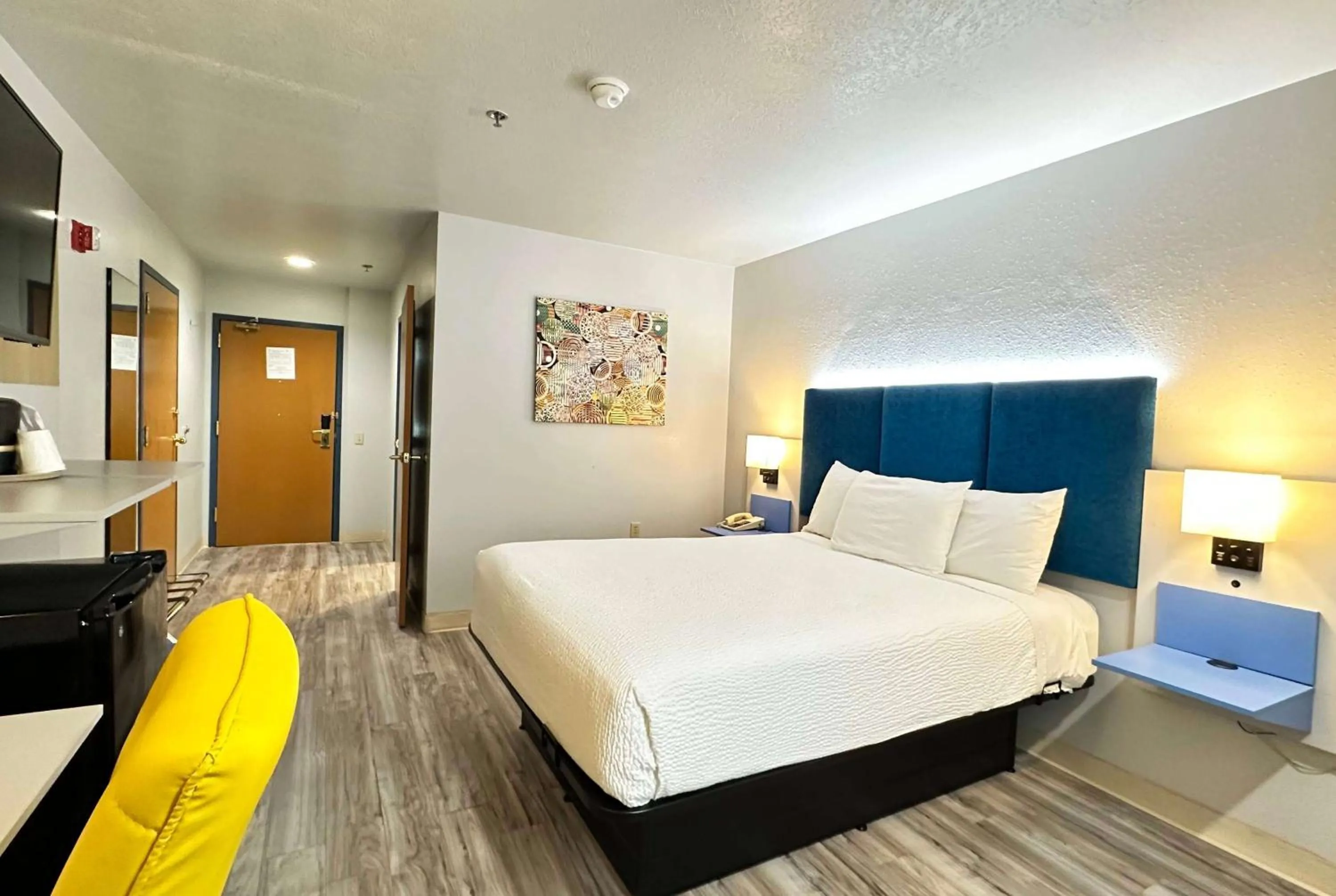 Queen Room - Disability Access/Non-Smoking in Microtel Inn & Suites by Wyndham Gallup - PET FRIENDLY