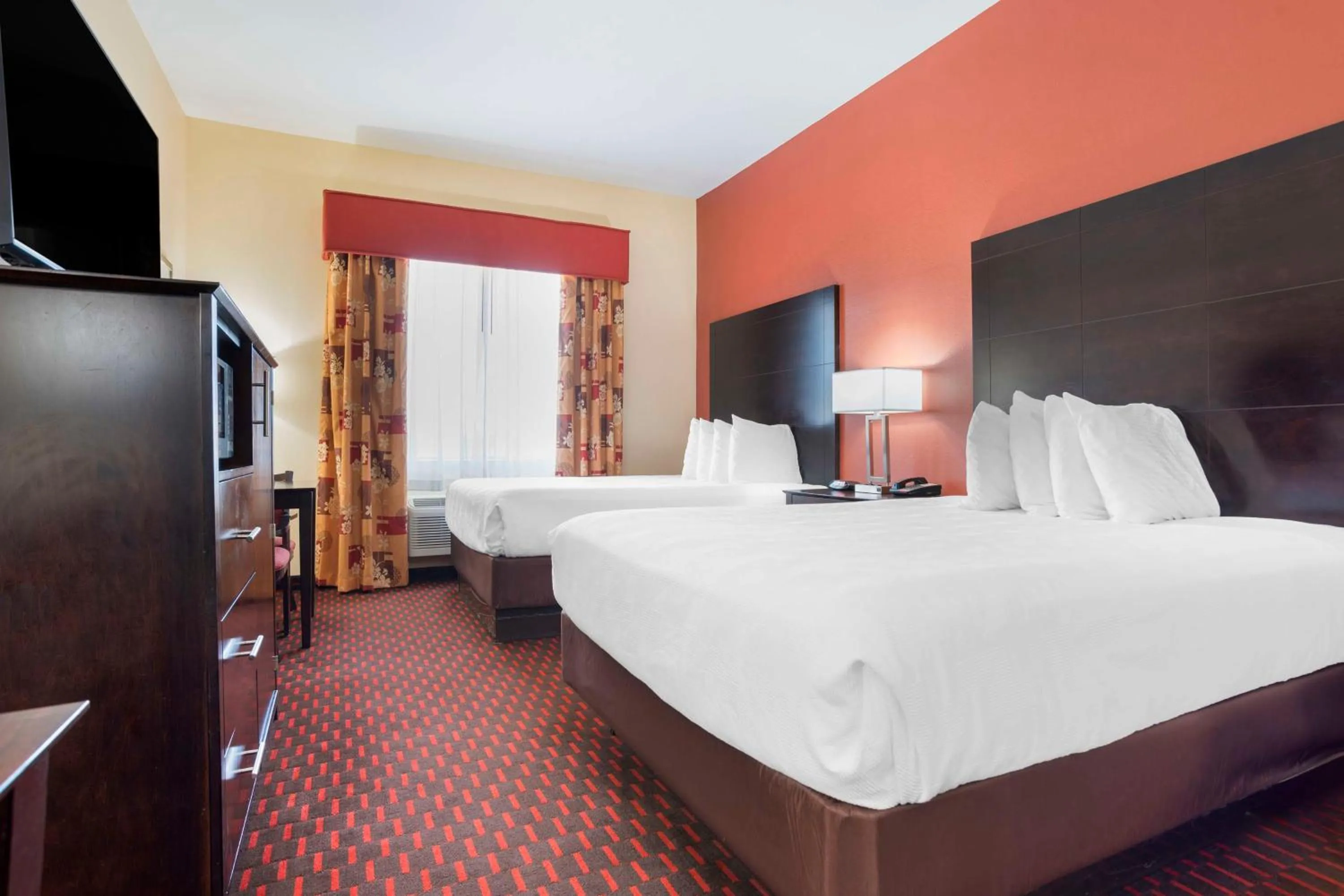 Queen Suite with Two Queen Beds and Sofa Bed - Non-Smoking in Best Western Plus Flowood Inn & Suites