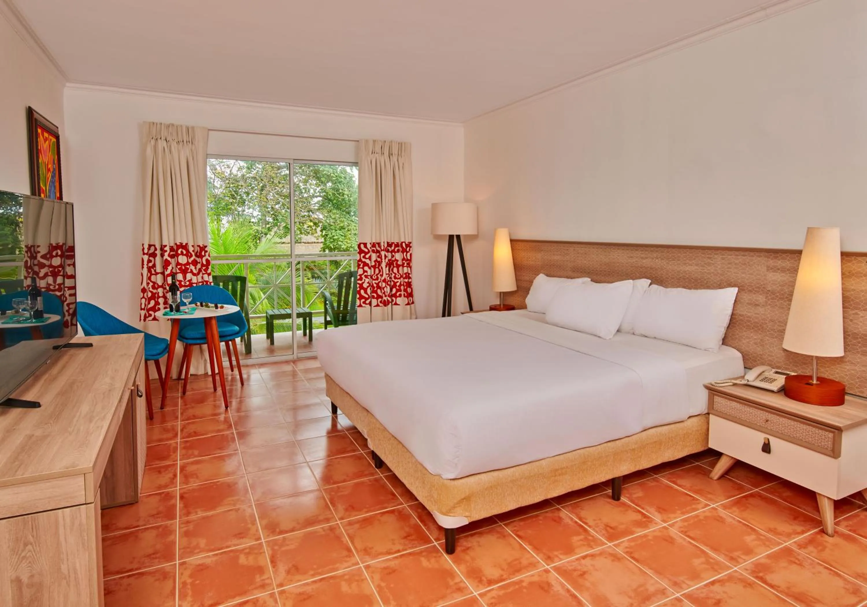 Deluxe Queen Room in Grand Decameron Panama, A Trademark All Inclusive Resort