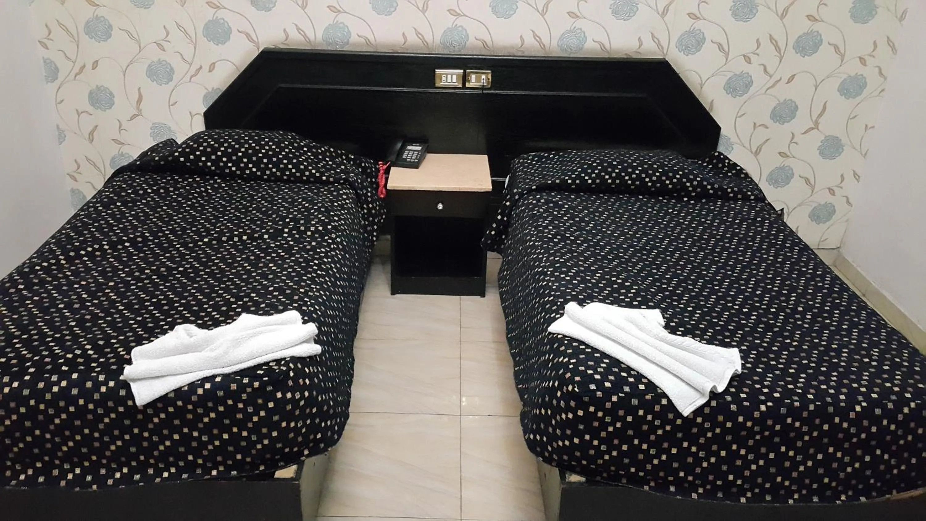 Budget Twin Room (Egyptians and Residents Only) in Mayorca Hotel Cairo