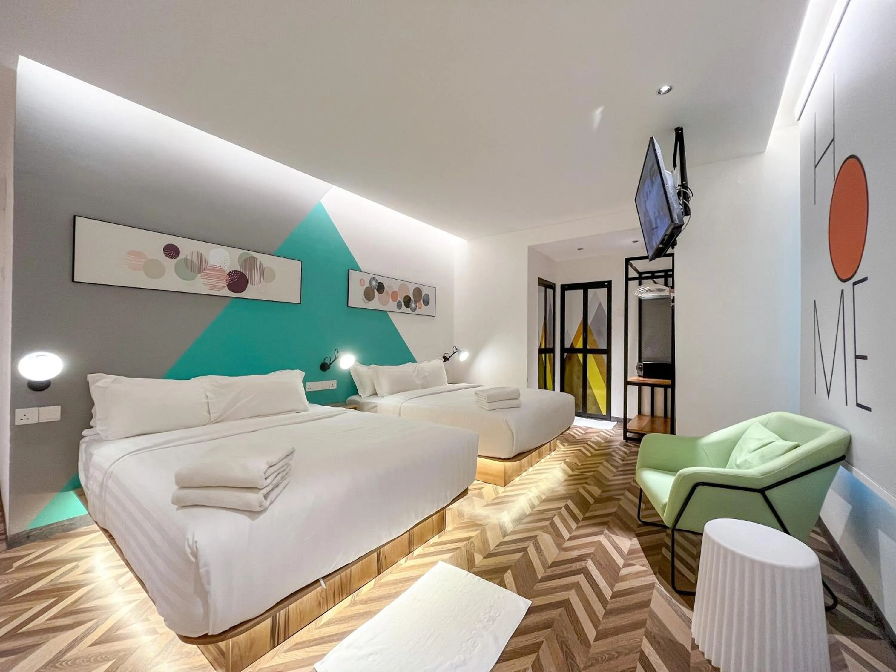 Deluxe Family Room 4 Pax in Apple 1 Hotel Queensbay