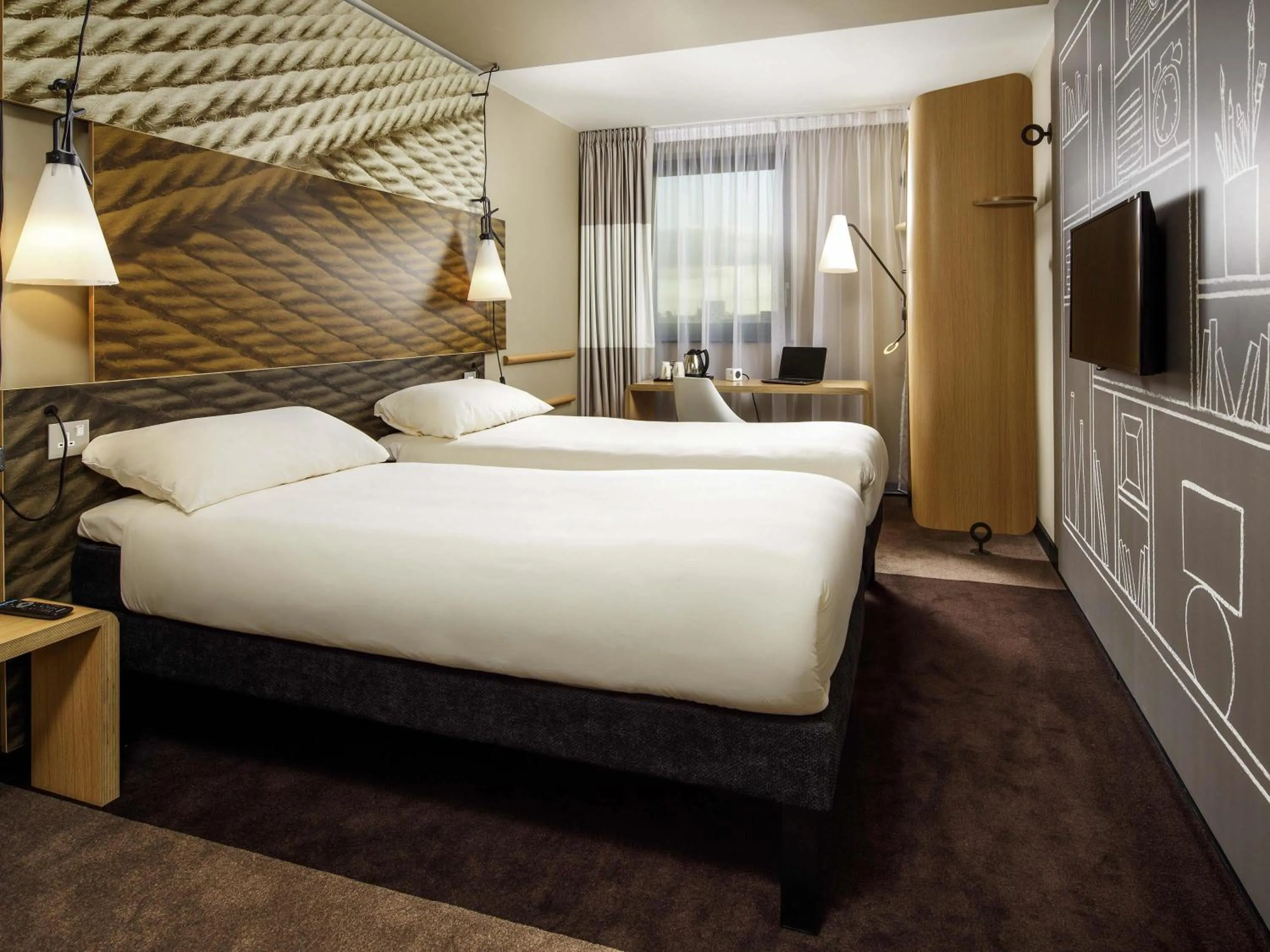 Twin Room with Two Beds in ibis Glasgow City Centre – Sauchiehall St