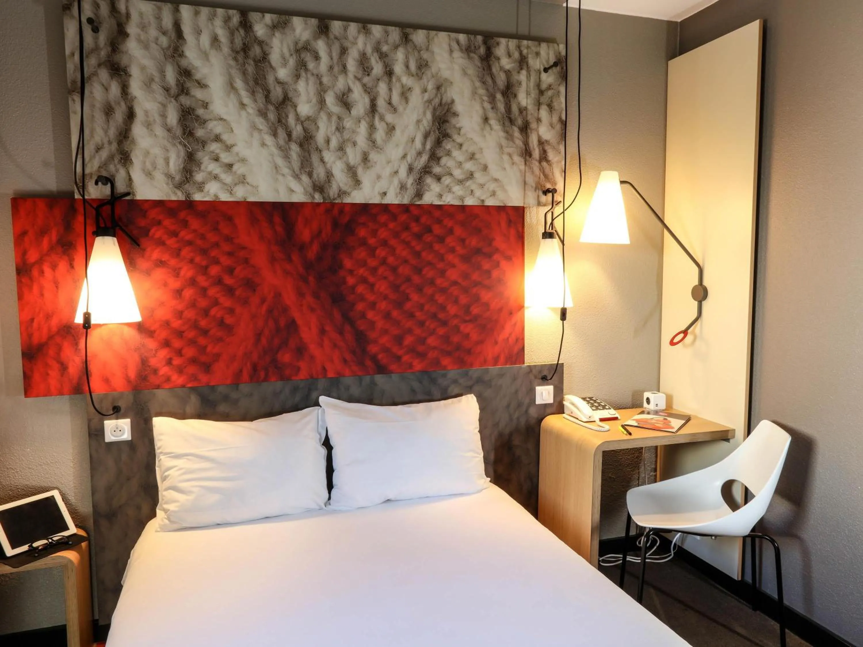 Standard Room With Three Single Beds in ibis Orange Sud