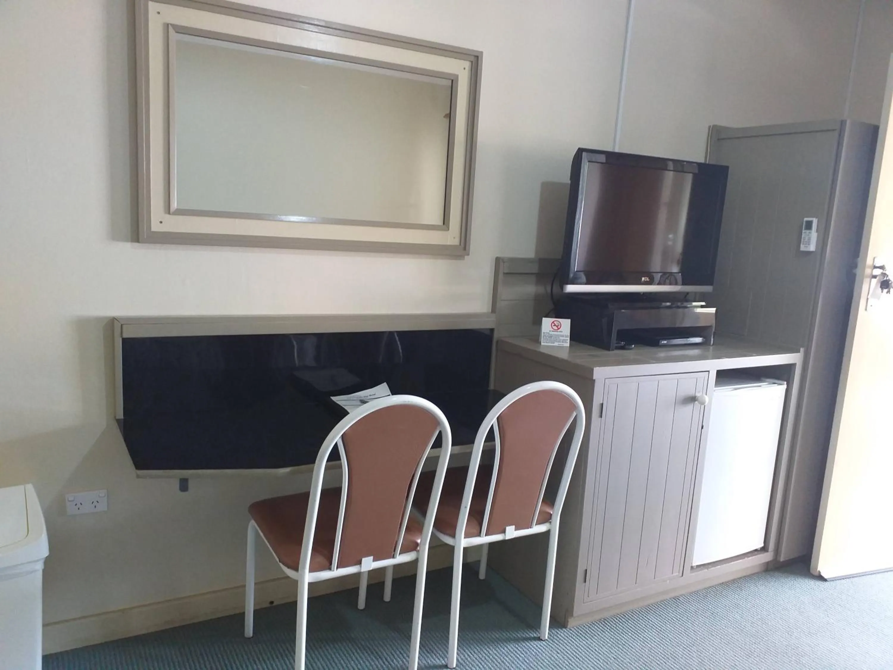 Deluxe Single Room in Bucketts Way Motel Gloucester