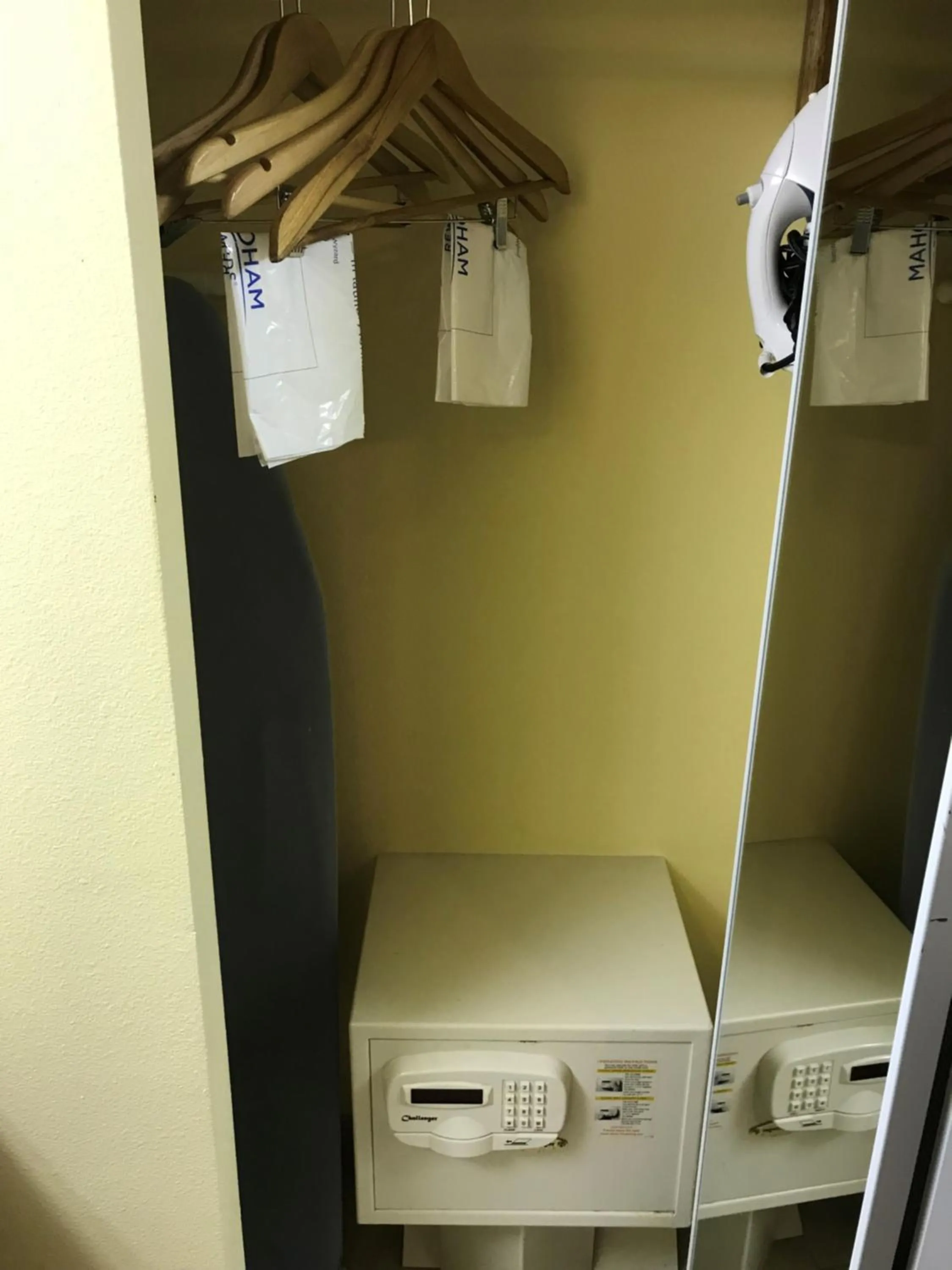 2 Double Beds, Mobility Accessible Room, First Floor, Non-Smoking in Days Inn by Wyndham N Orlando/Casselberry