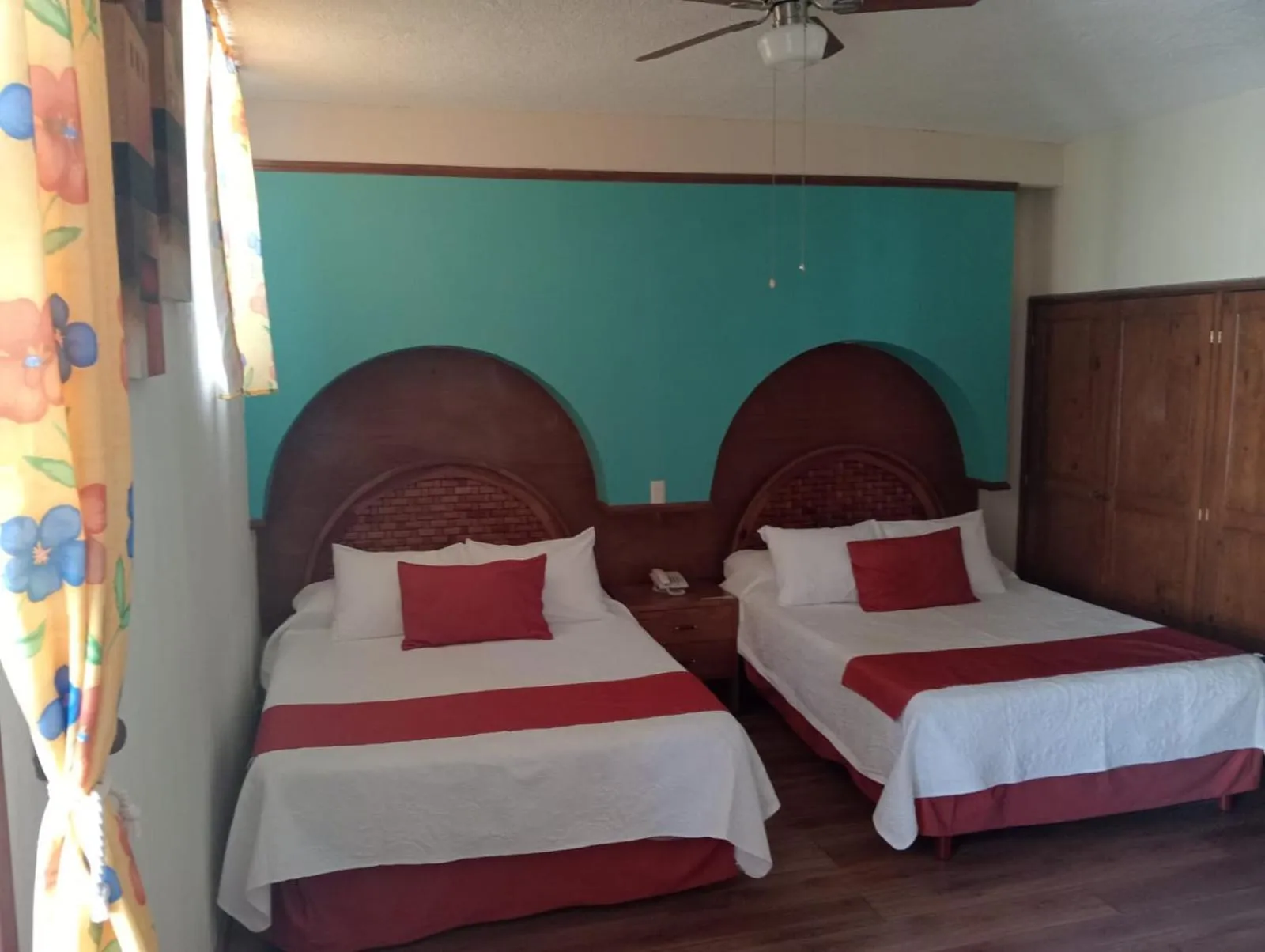 Standard Twin Room in Posada Tolosa