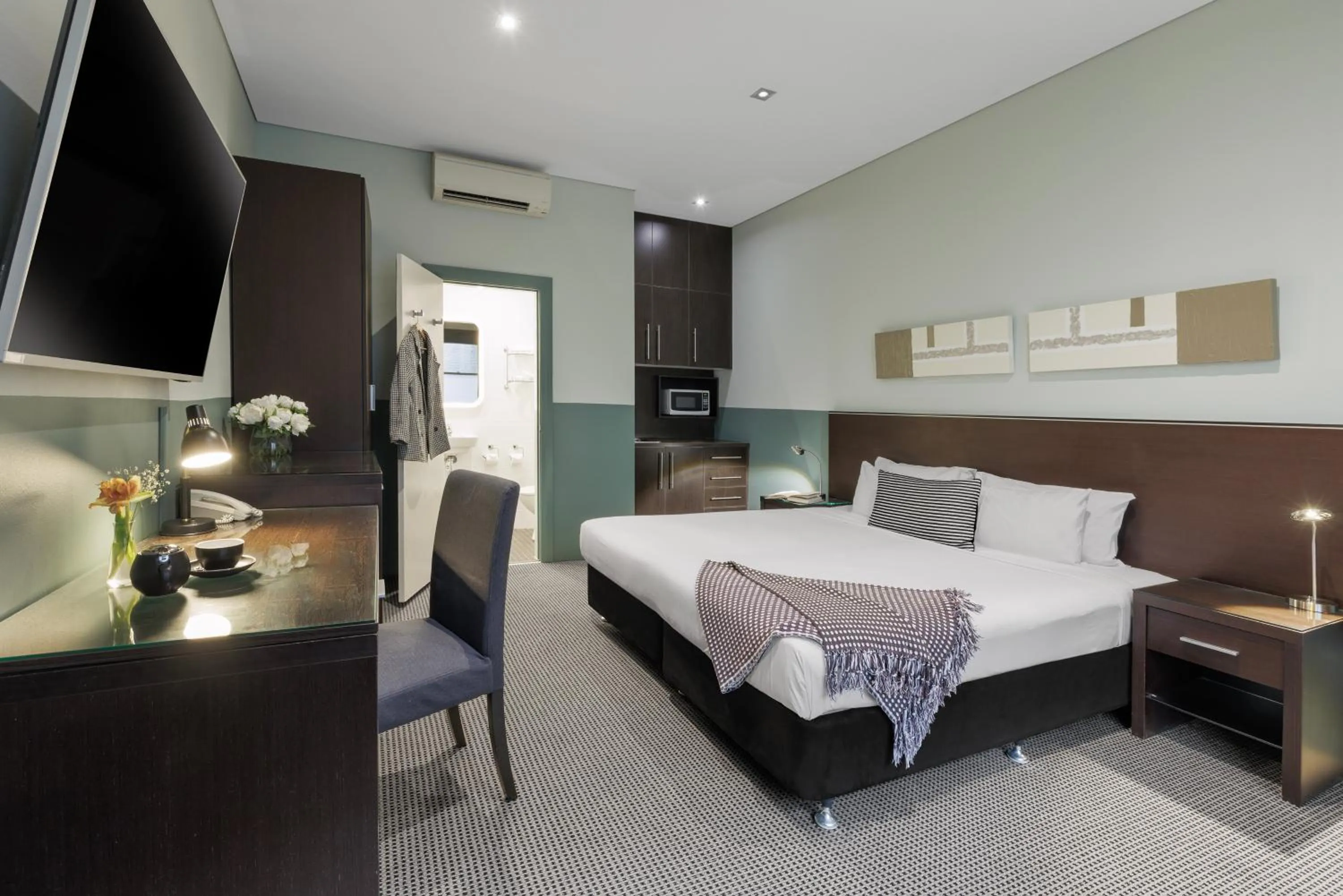 Superior King Room in Vulcan Hotel Sydney