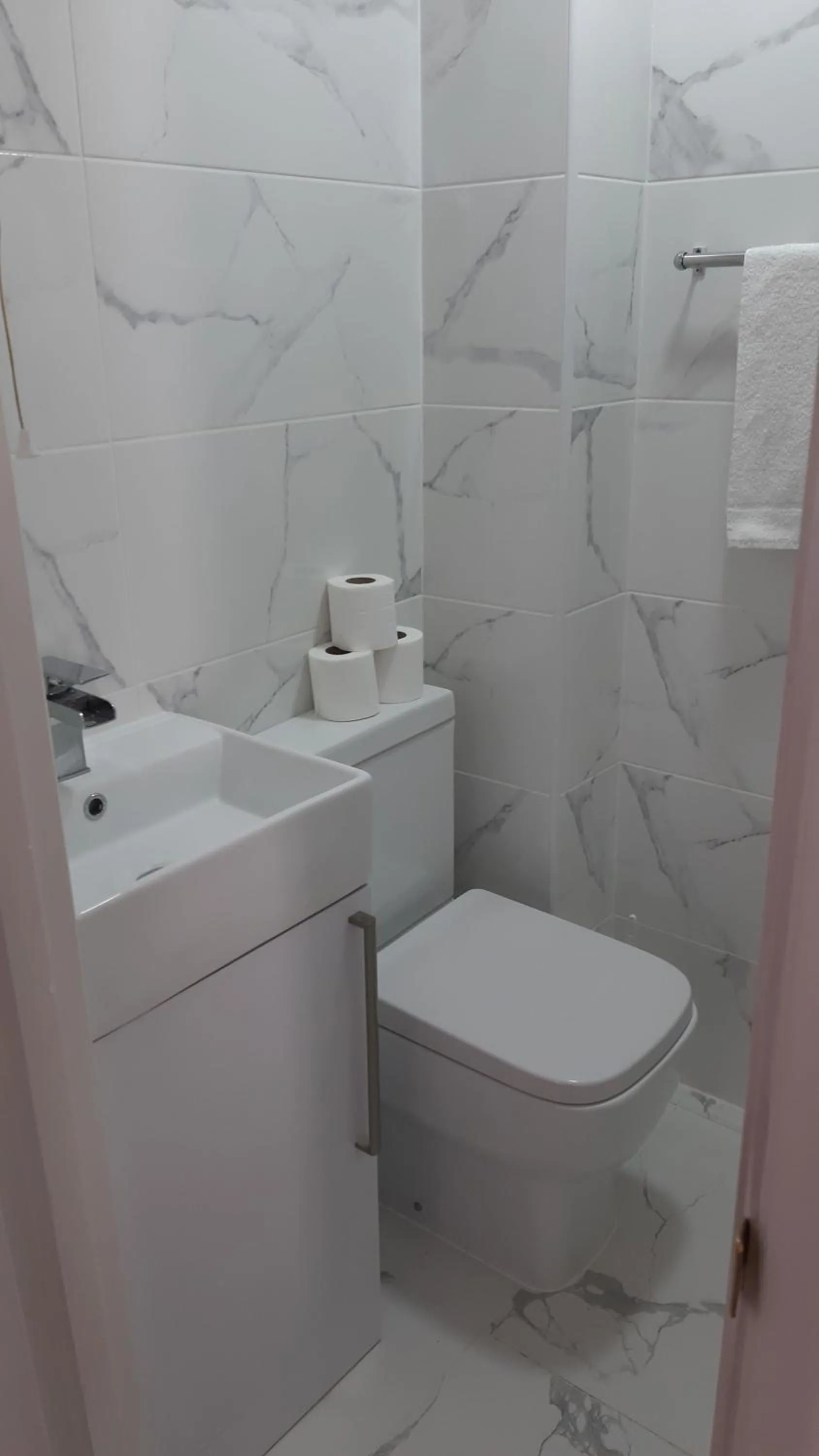 Twin Room in Chiswick Lodge Hotel