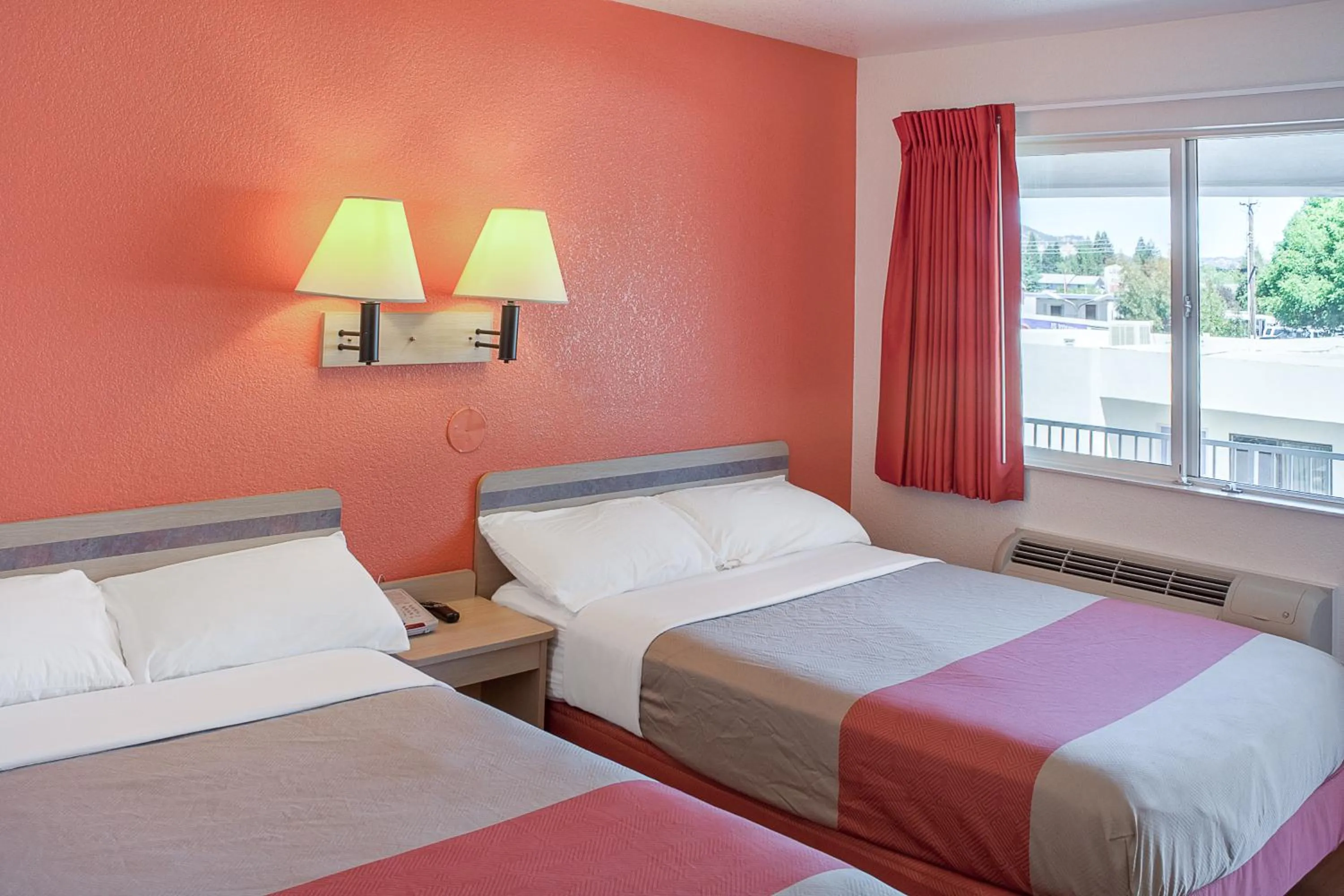 Quadruple Room - Smoking in Motel 6-Ukiah, CA