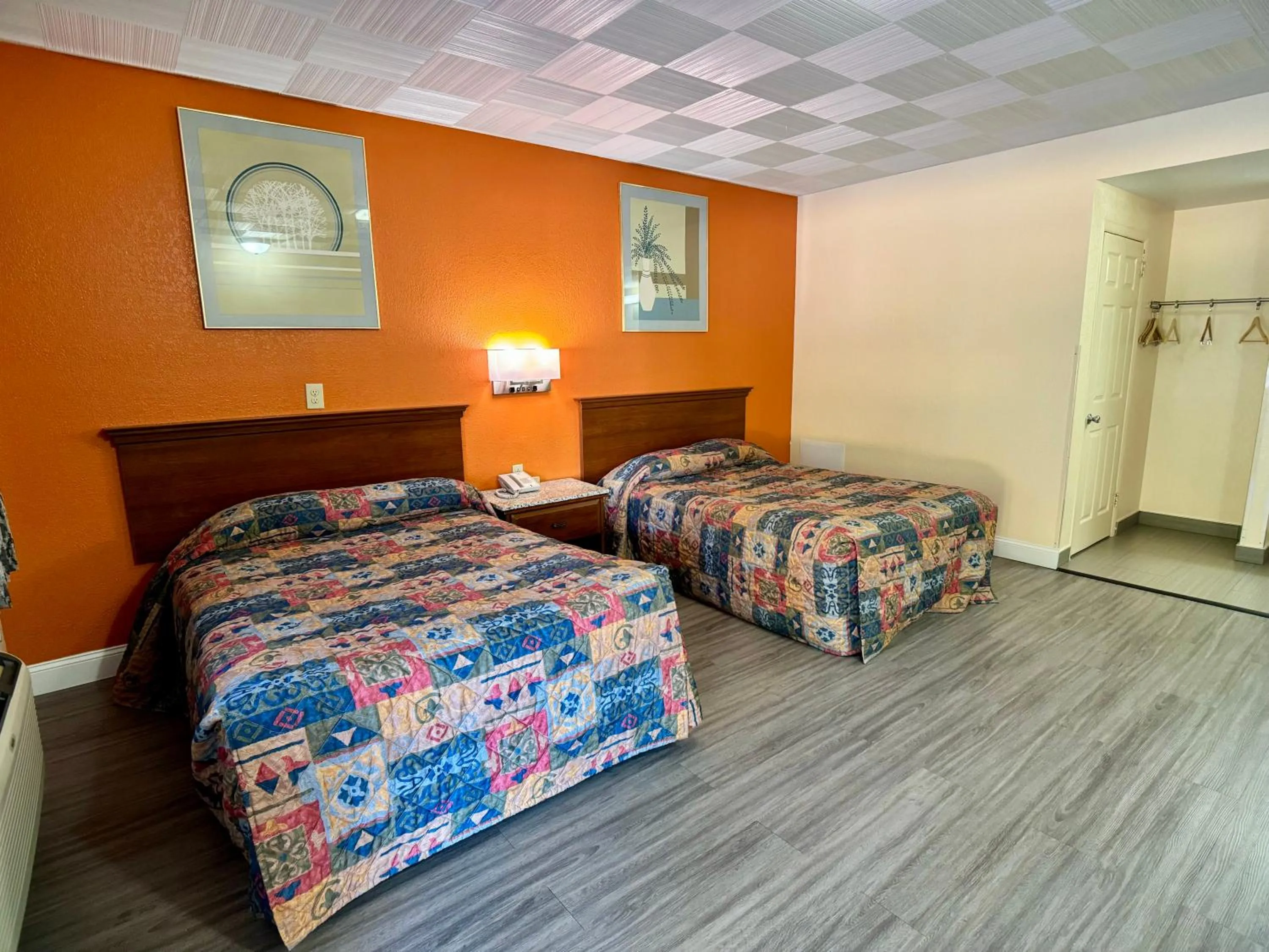 Double Room with Two Double Beds - Non-Smoking in Knights Inn Galax