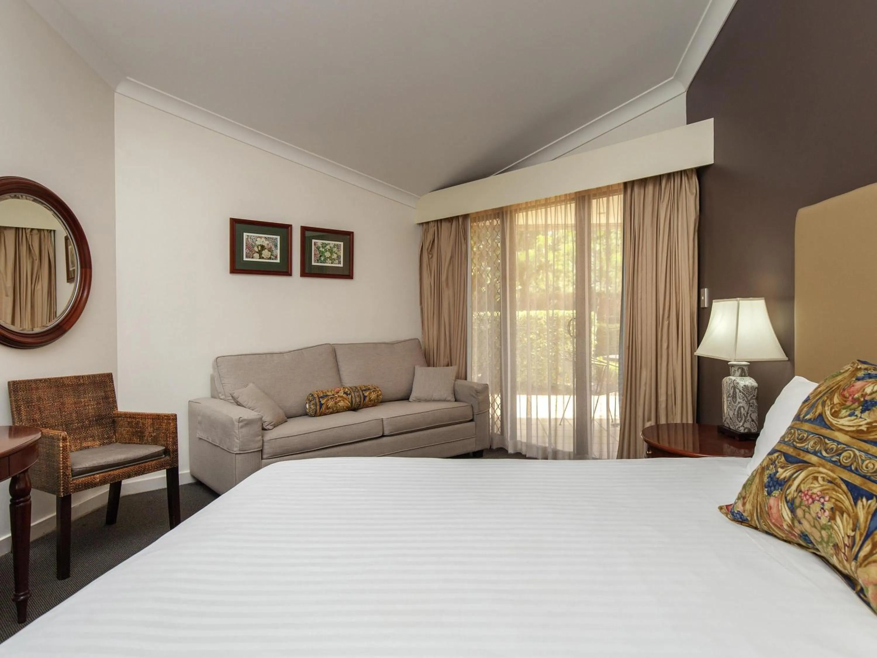 Superior King Room in Mercure Hunter Valley Gardens