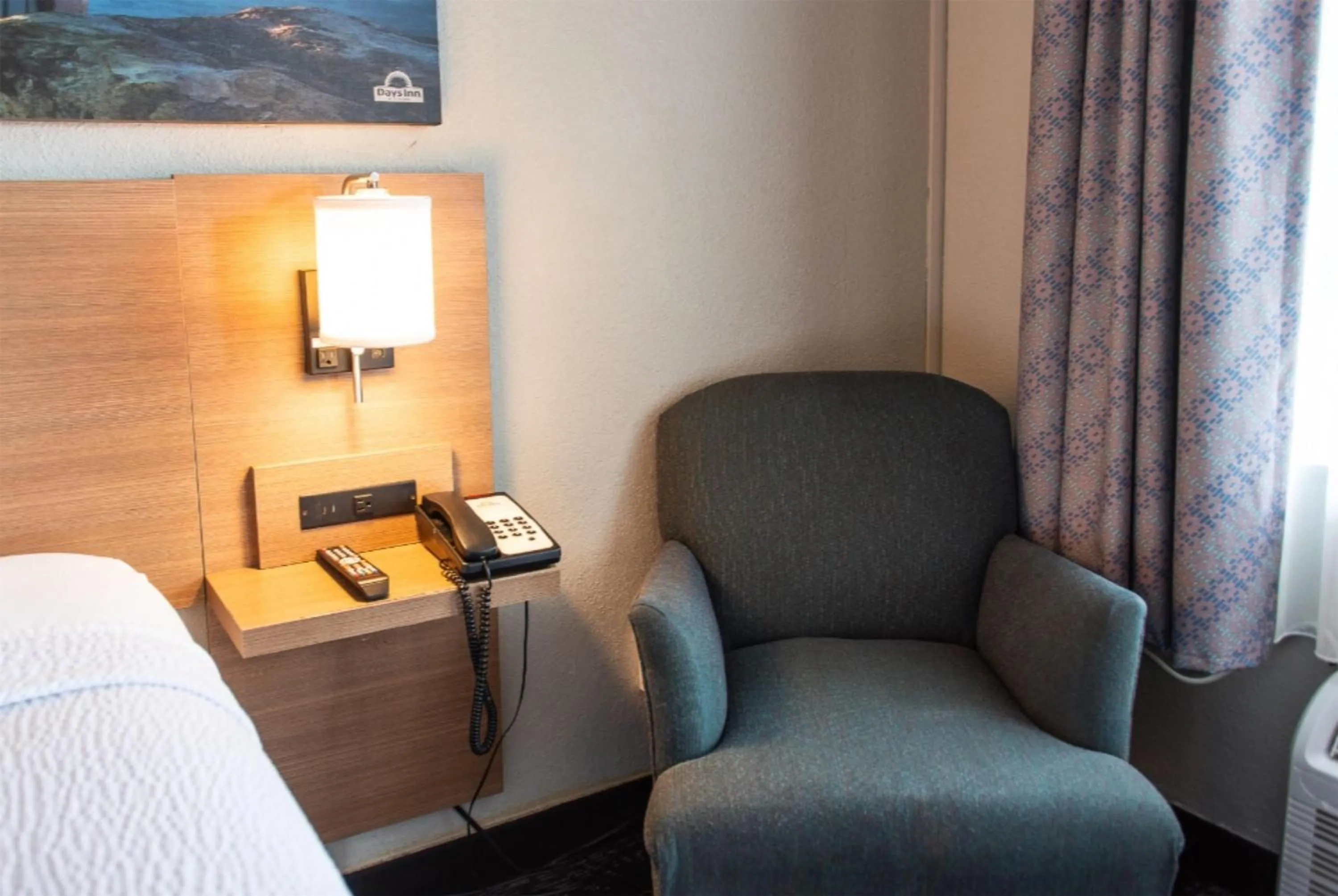 Exterior Room with King Bed - Non-Smoking in Days Inn by Wyndham Troy