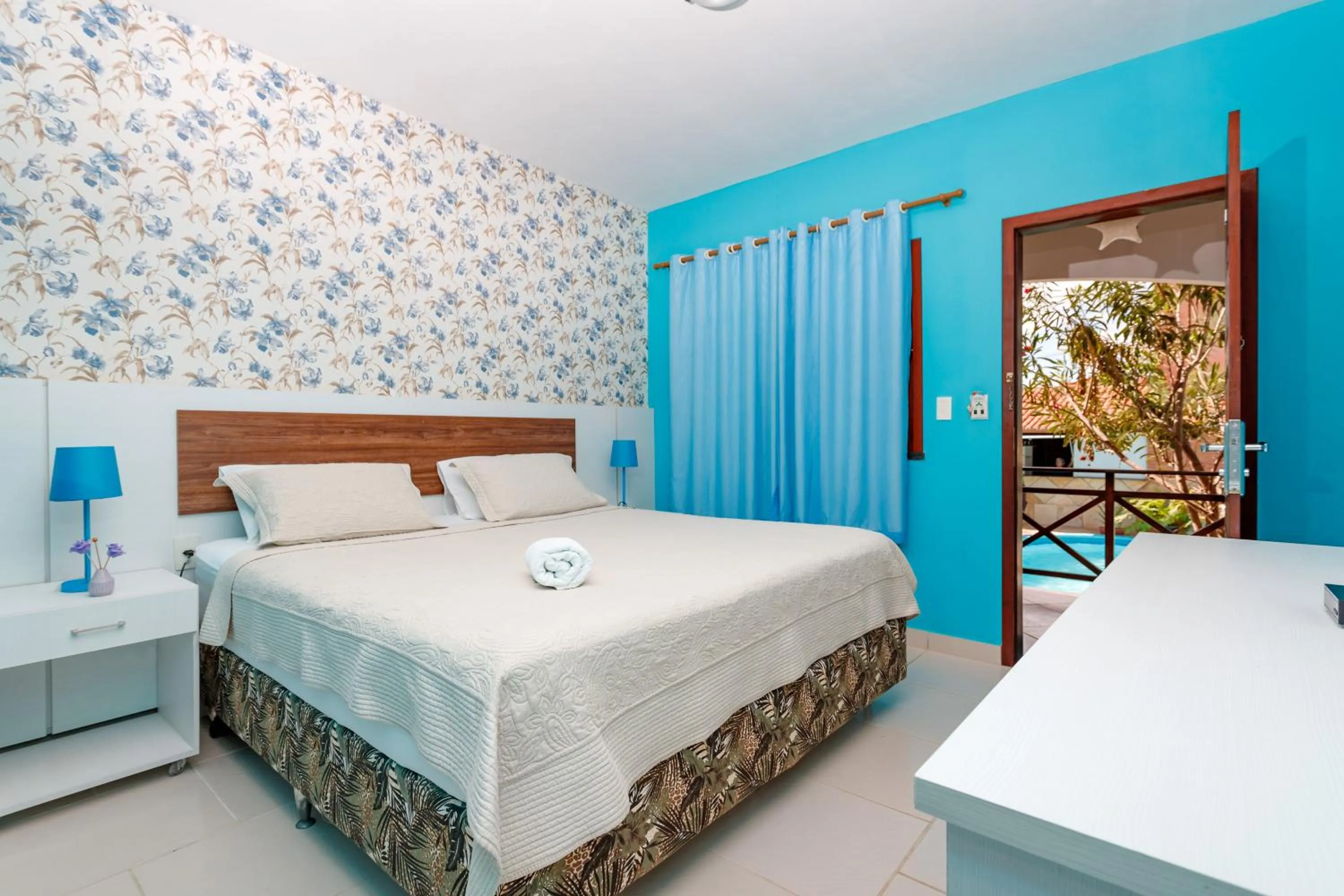 Deluxe Double Room with Pool View in Jardim dos Orixás