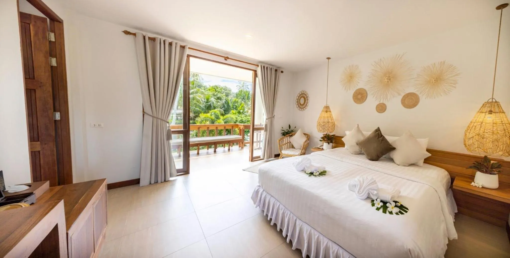 Deluxe Room in Ban's Diving Resort