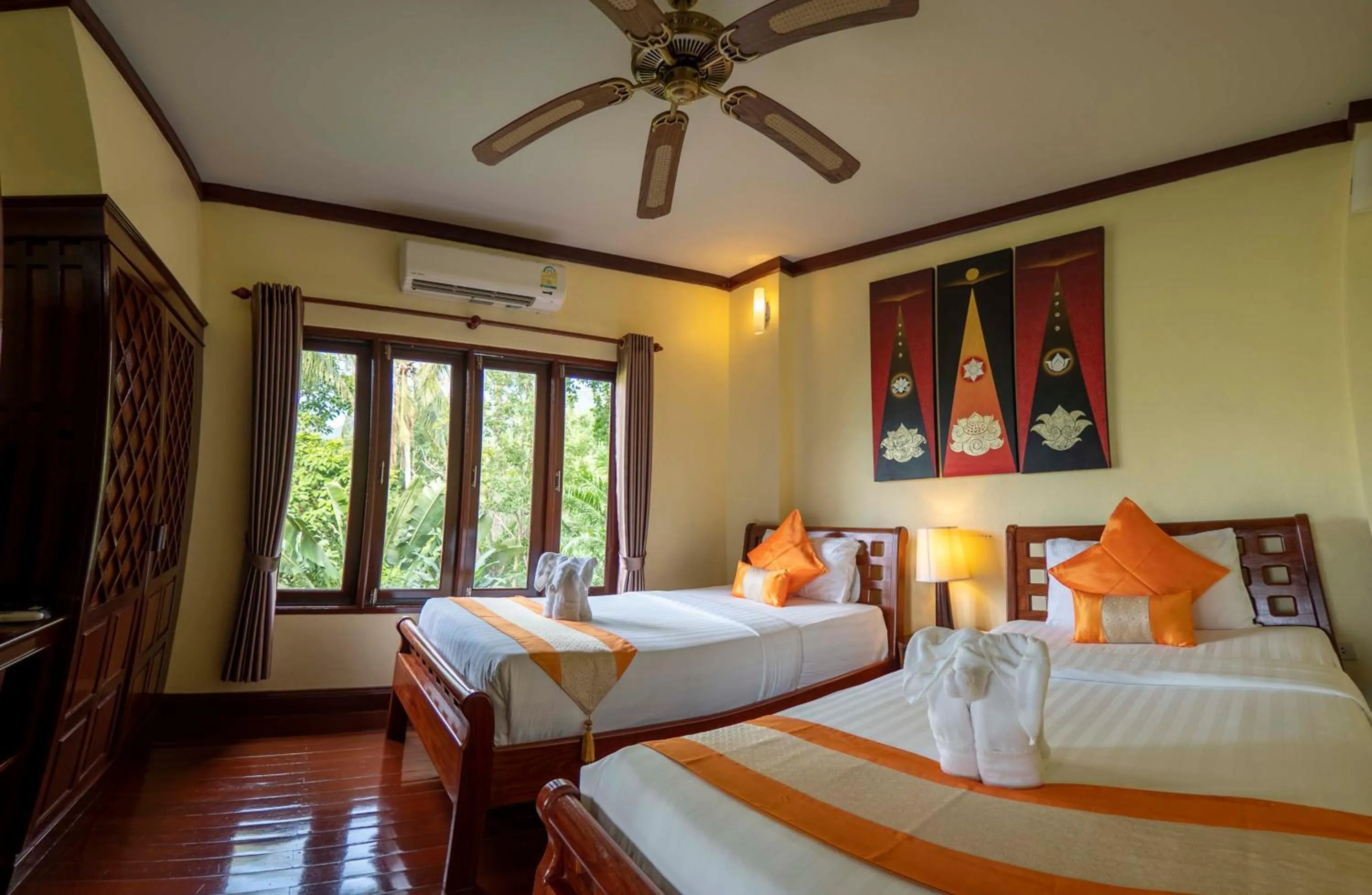 Deluxe Hill Top Twin Room in Ban's Diving Resort