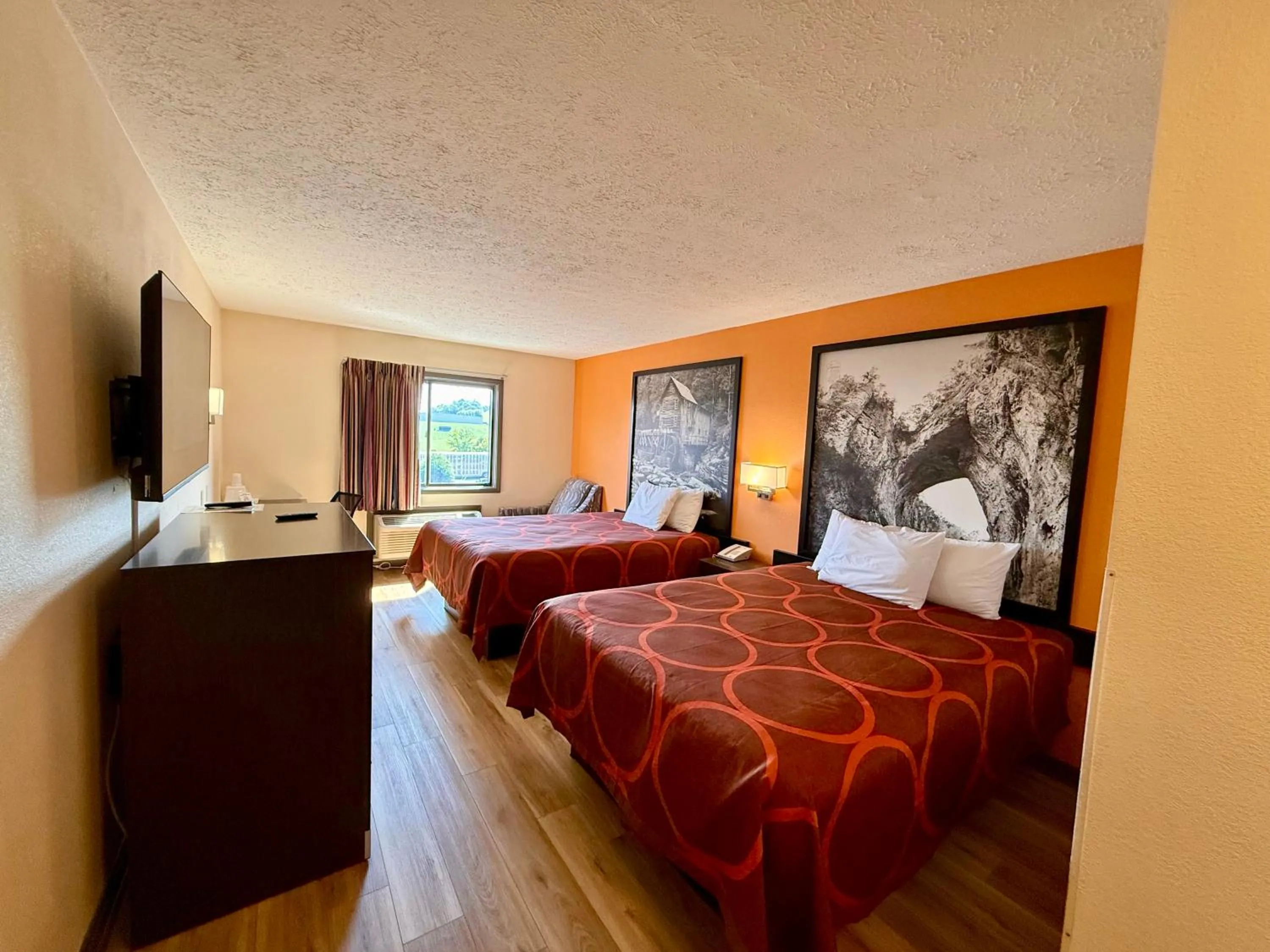 Queen Room with Two Queen Beds - Non-Smoking in Super 8 by Wyndham Hillsville